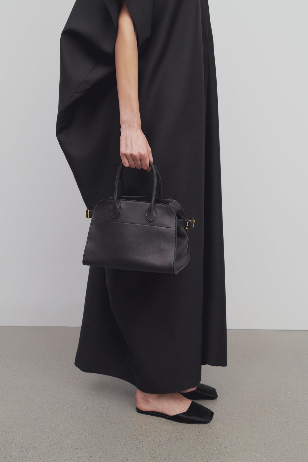 Soft Margaux 10 Bag Black in Leather – The Row