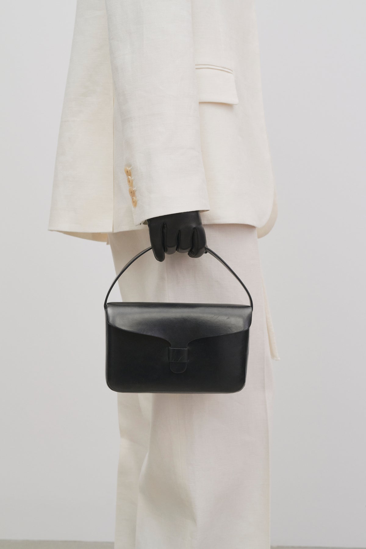Nikin Bag Black in Leather – The Row
