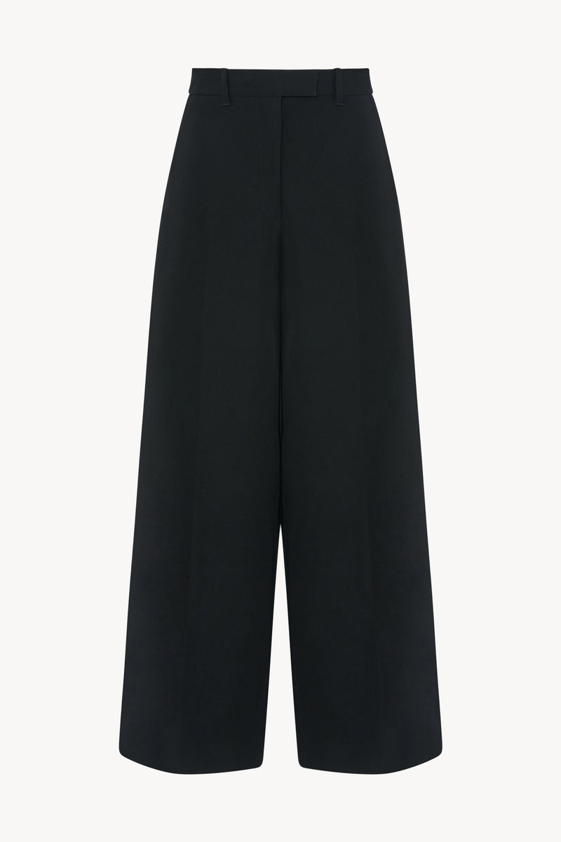Casidia Pant