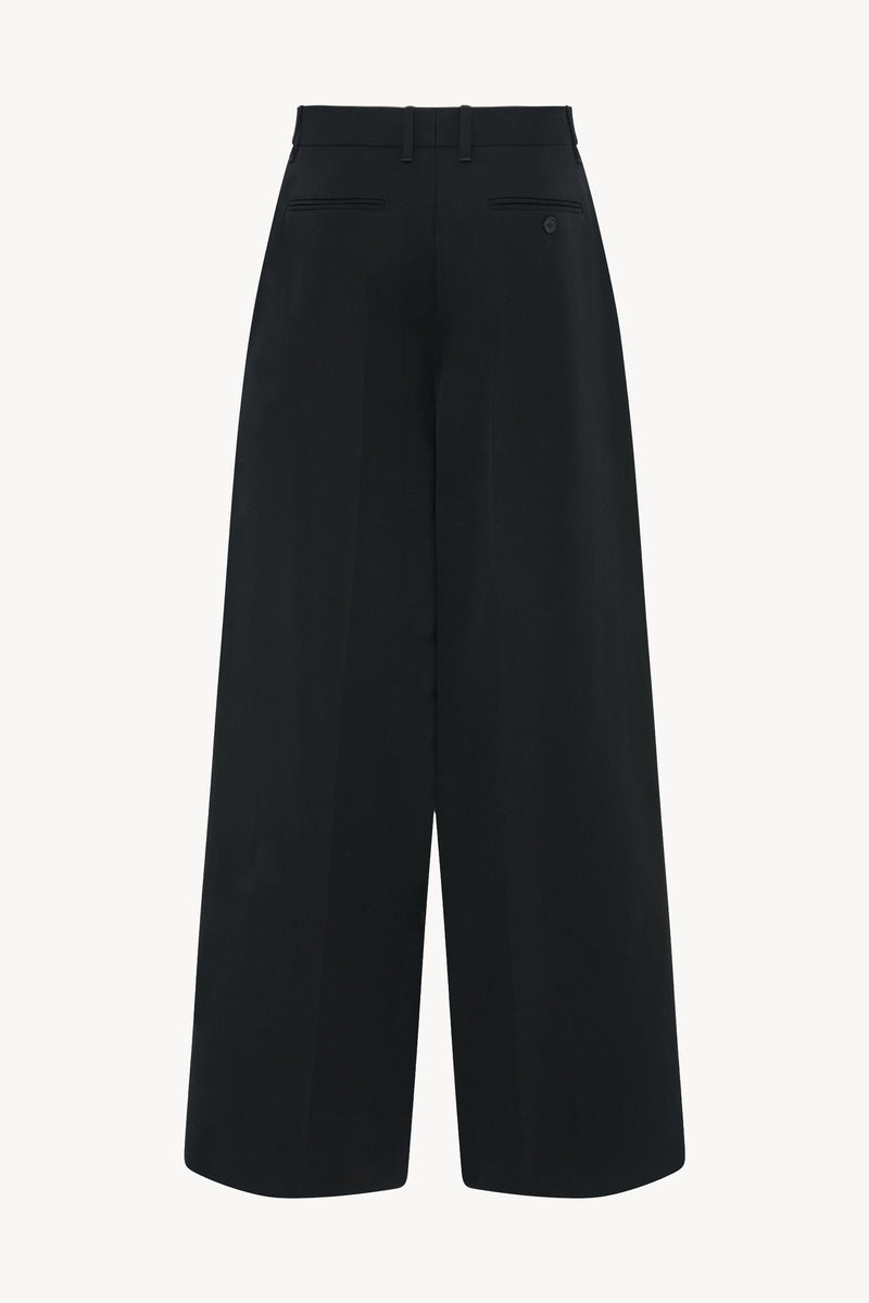Casidia Pant