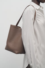 Medium N/S Park Tote Bag in Leather