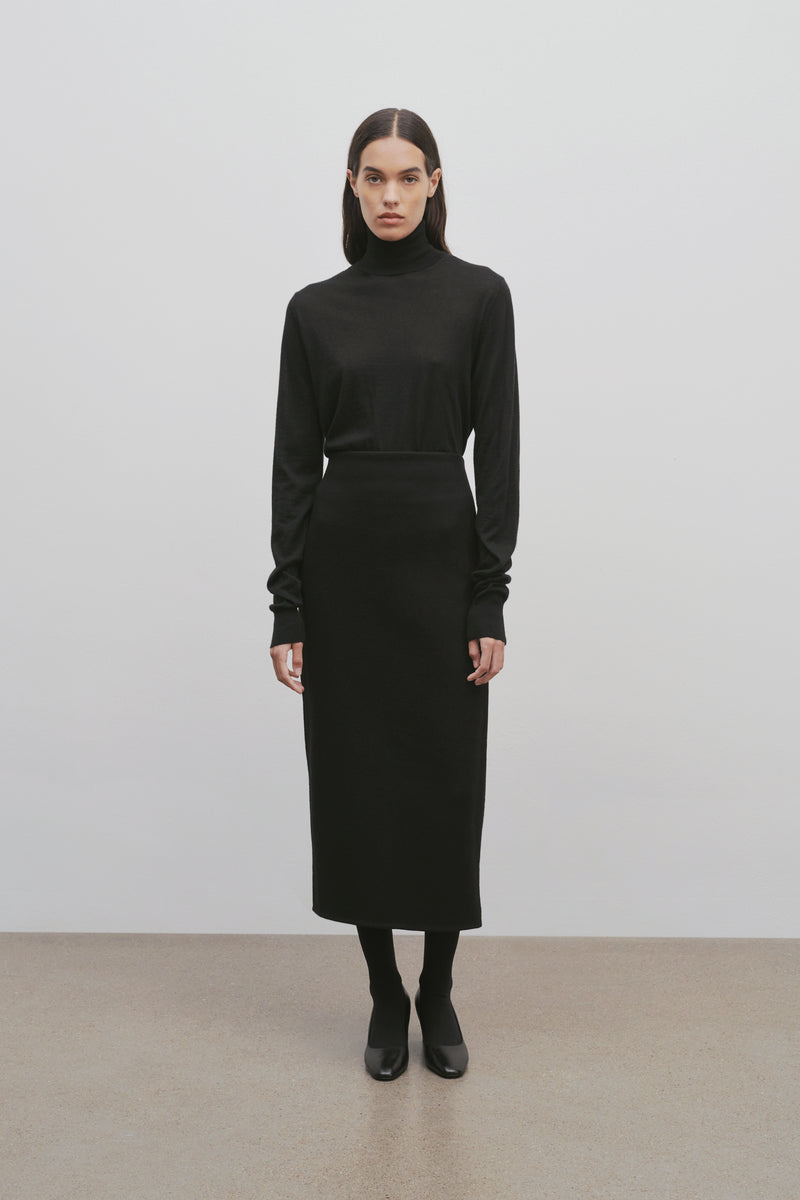 Bartellette Skirt Black in Cashmere – The Row