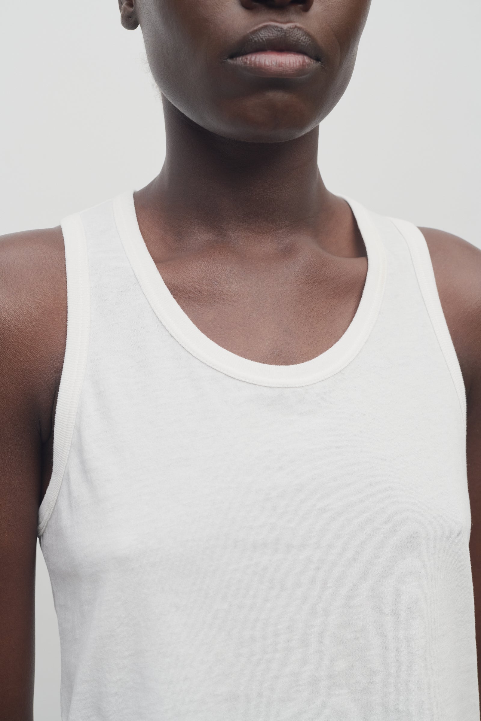 【送料&関税込】The Row White Cotton Blend Marius Tank Top 27827787_57483396_1000.jpg