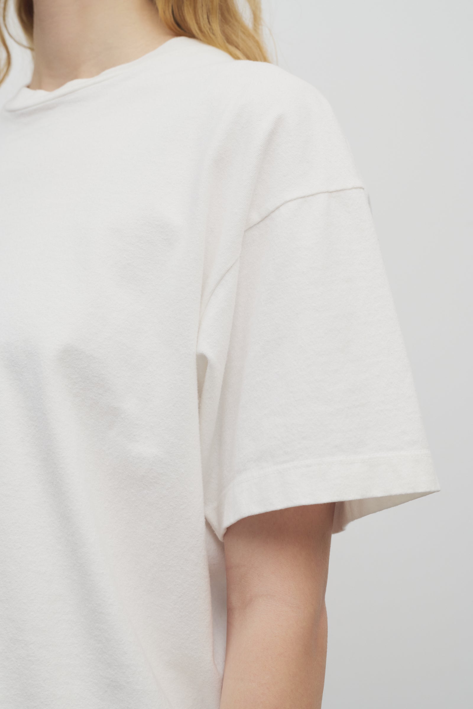 【関税込み】the row Lavinia' T-shirt Lavinia T-Shirt White in Cotton – The Row