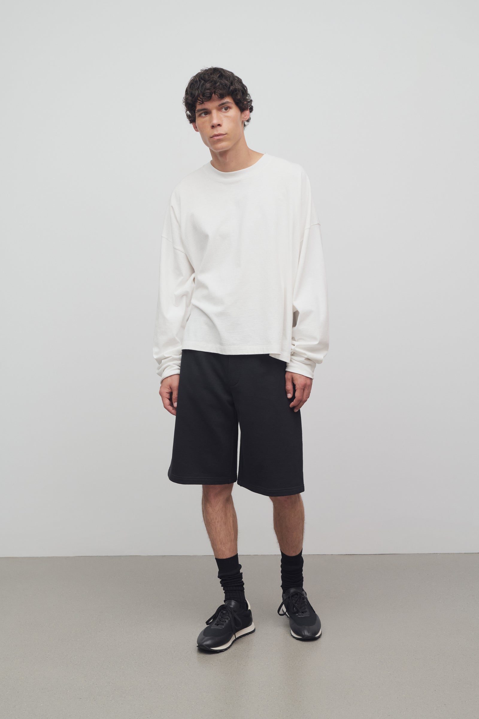 Eston Short ブラック in Cotton – The Row