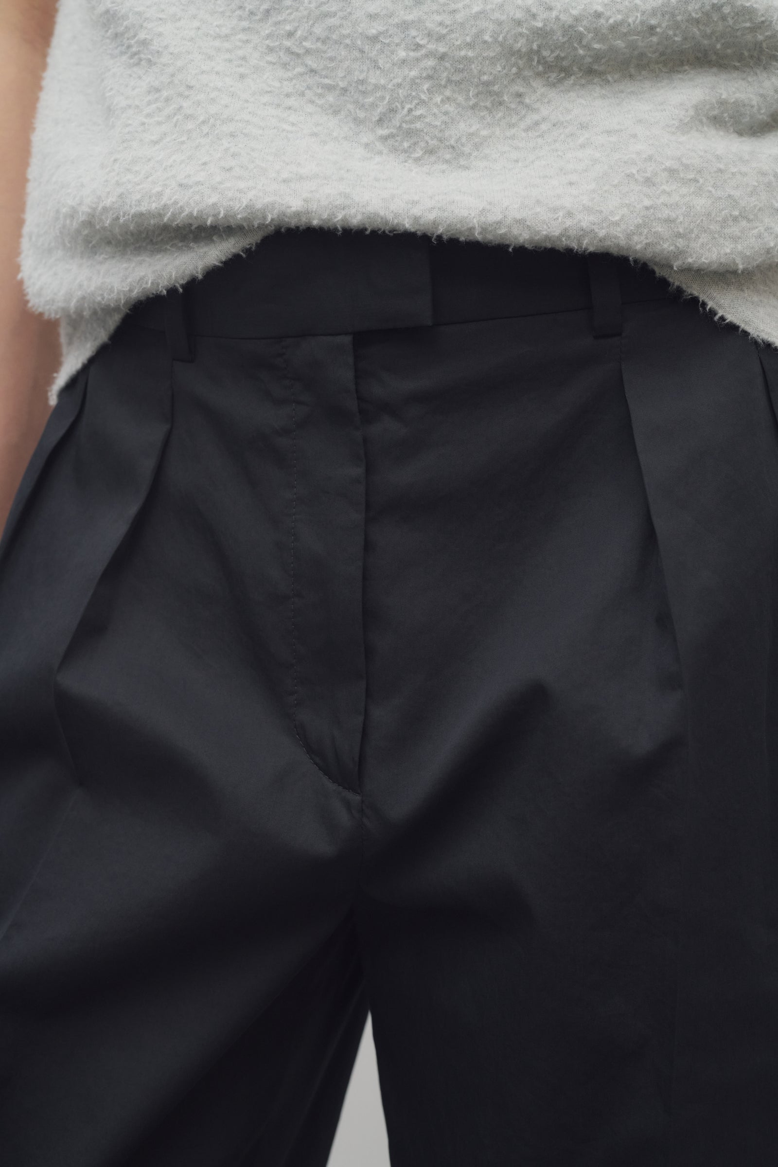 Alfidis Pant Black in Cotton – The Row