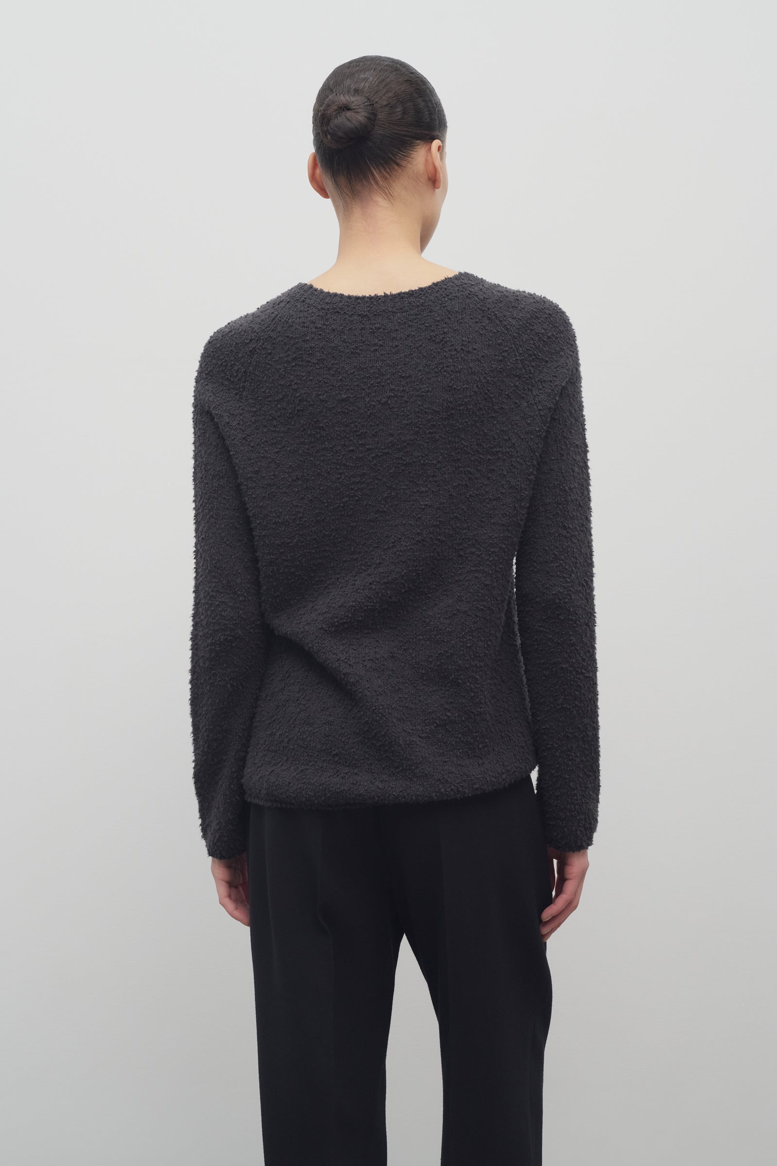 【関税込み】The Row カーキ Kathy セーター The Row Kathy Sweater | Green | FARFETCH