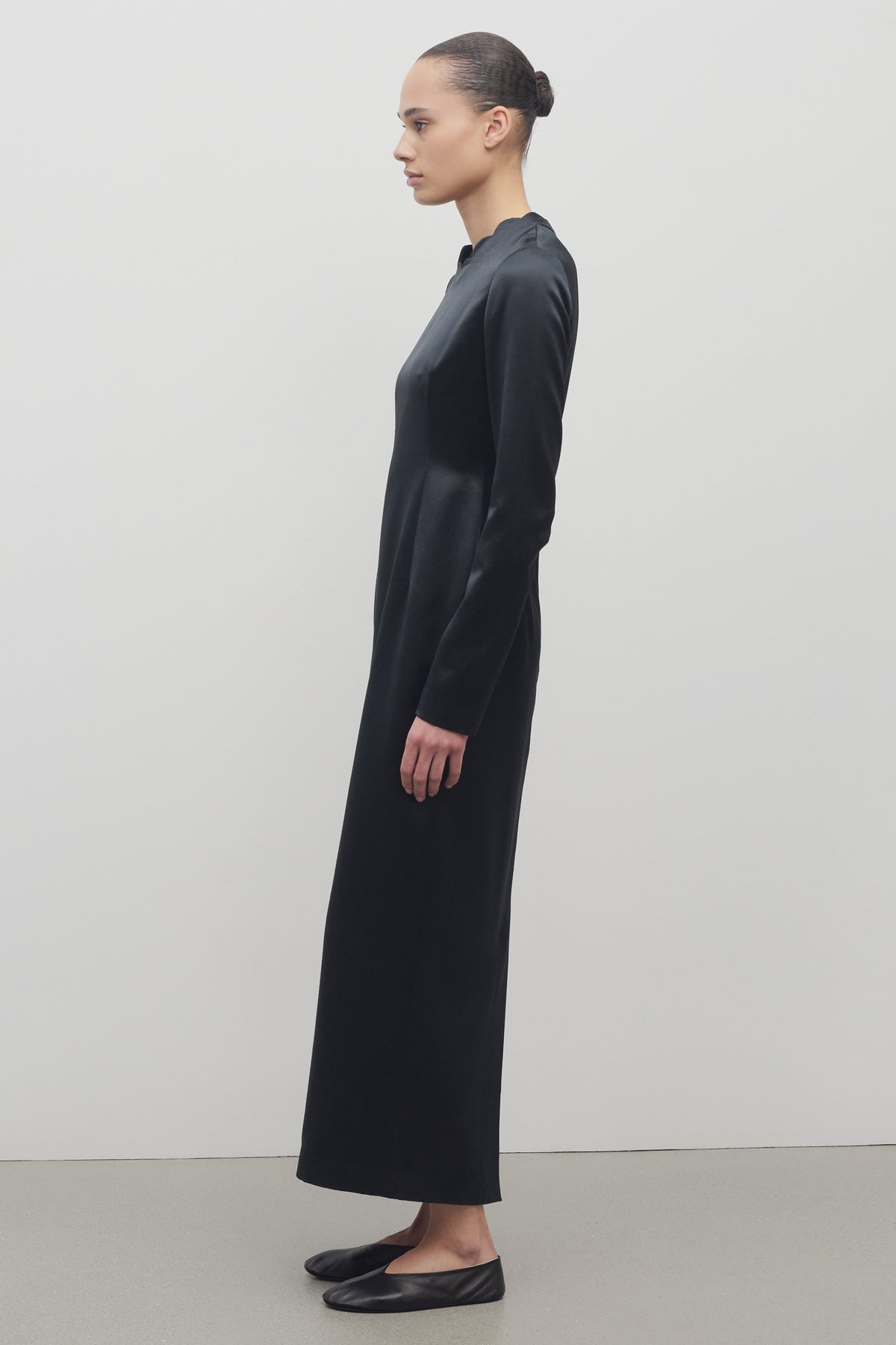 Mitziシルクとビスコースのワンピース ブラック – The Row Mitziシルクとビスコースのワンピース ブラック – The Row