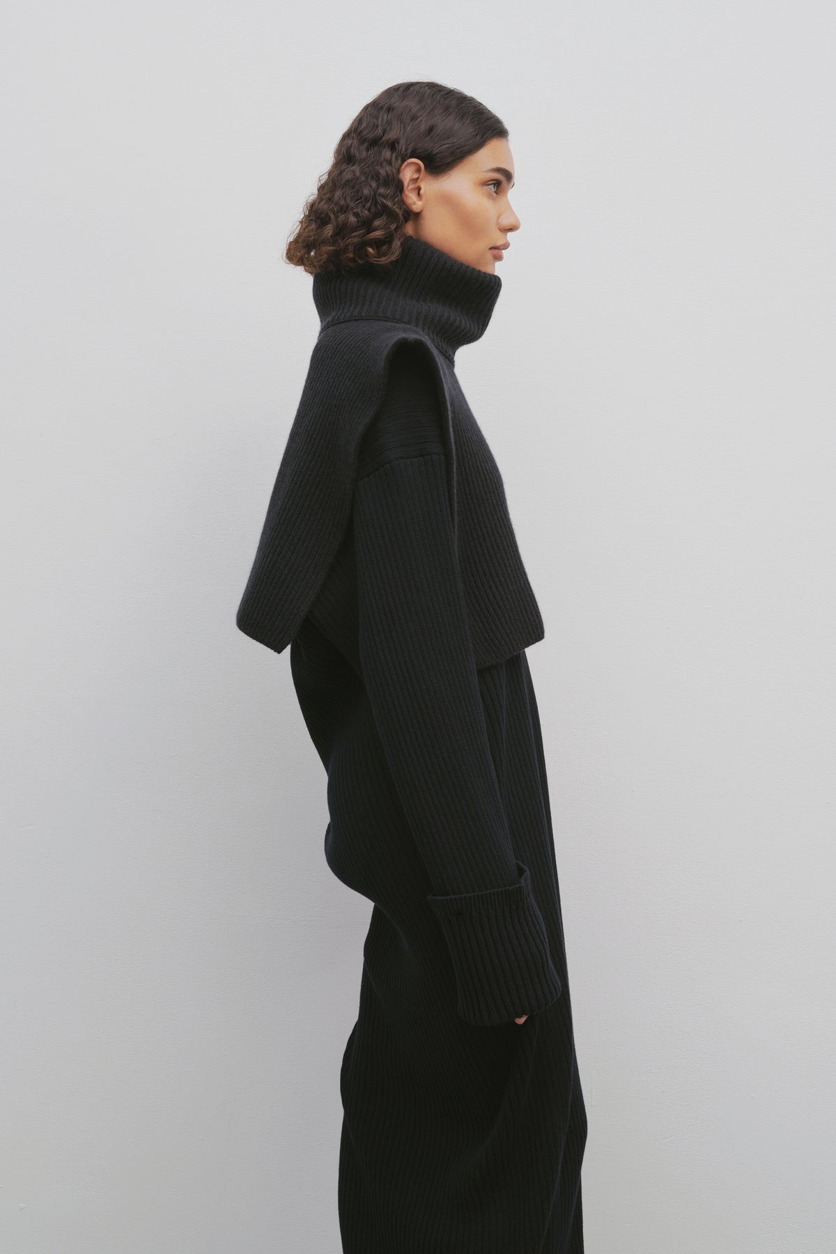 Eppie Collar Blue in Cashmere – The Row