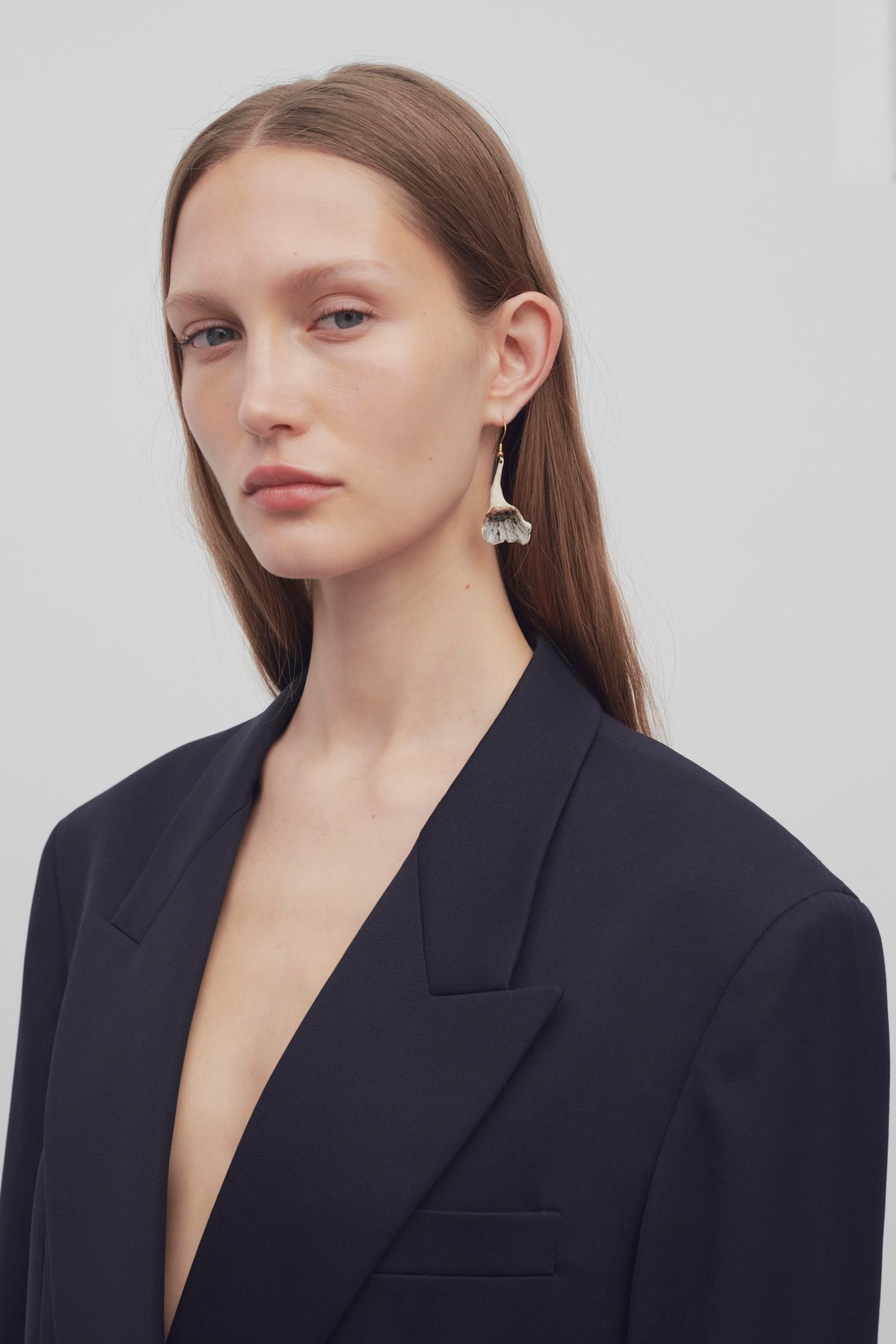 FG02✳︎フラワーボタンと天然石のピアス