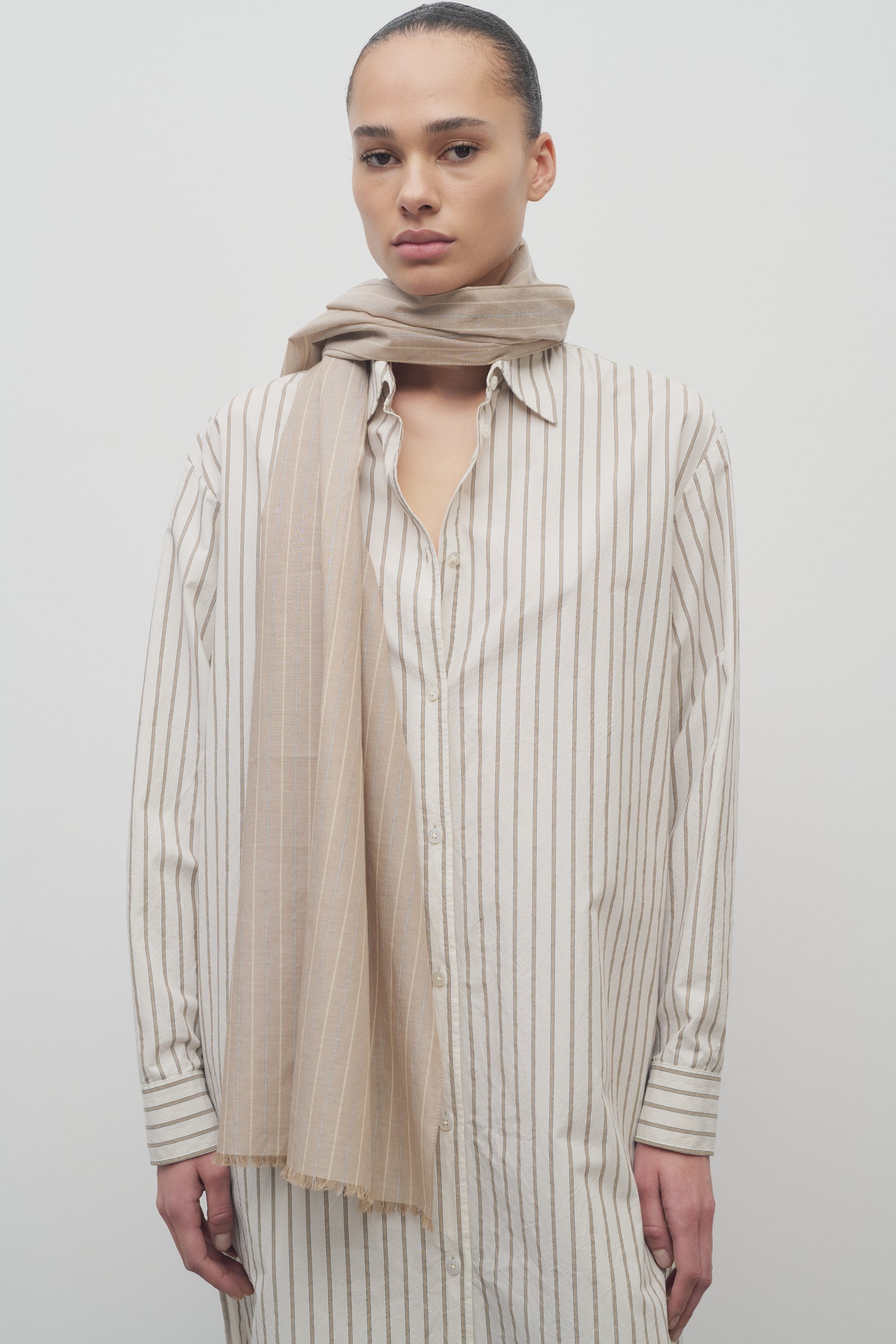 Guel Scarf Beige in Cotton – The Row