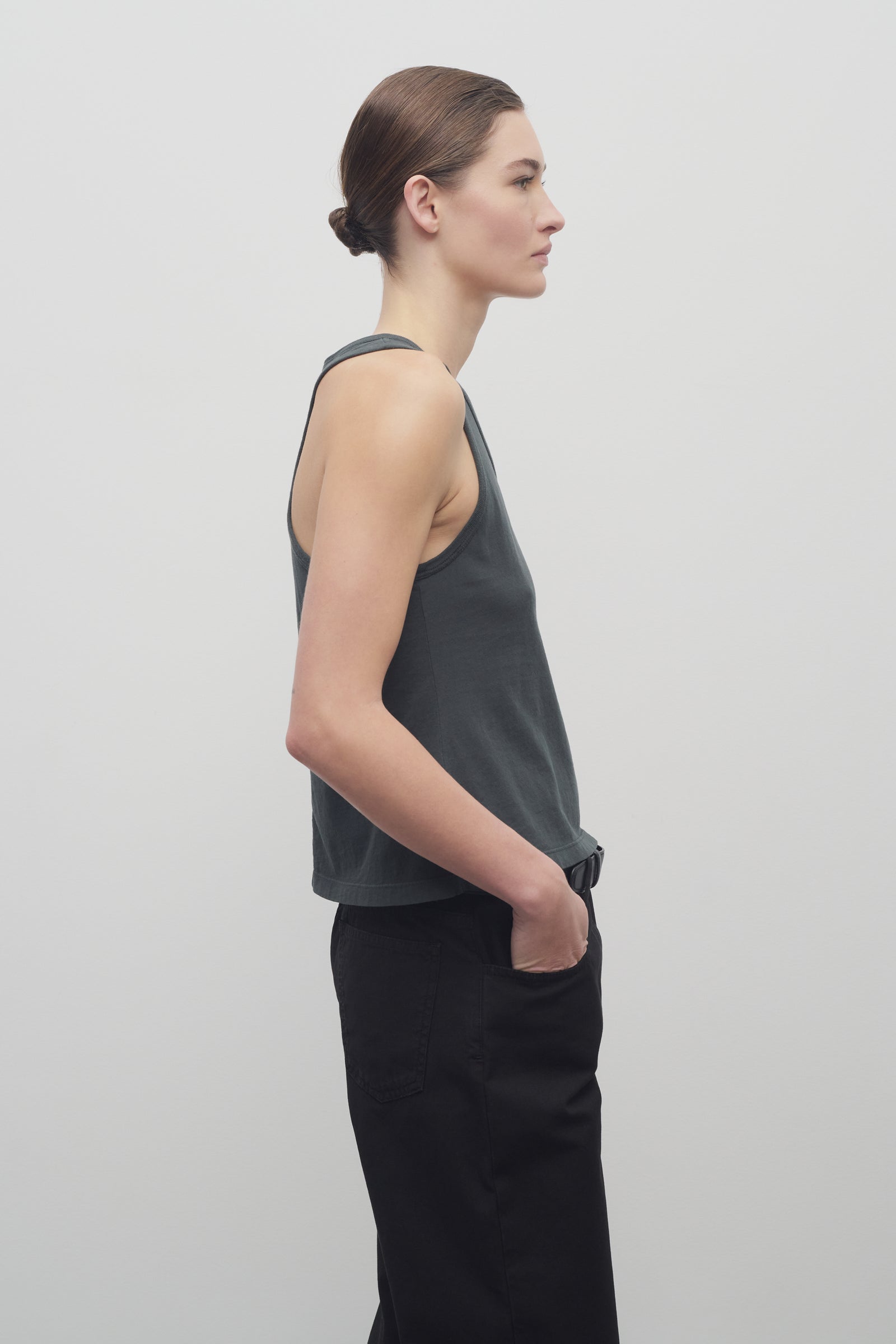 Tシャツ・カットソー [The Row] Serin Tank Top in Cotton Serin Tank Top Red in Cotton – The Row
