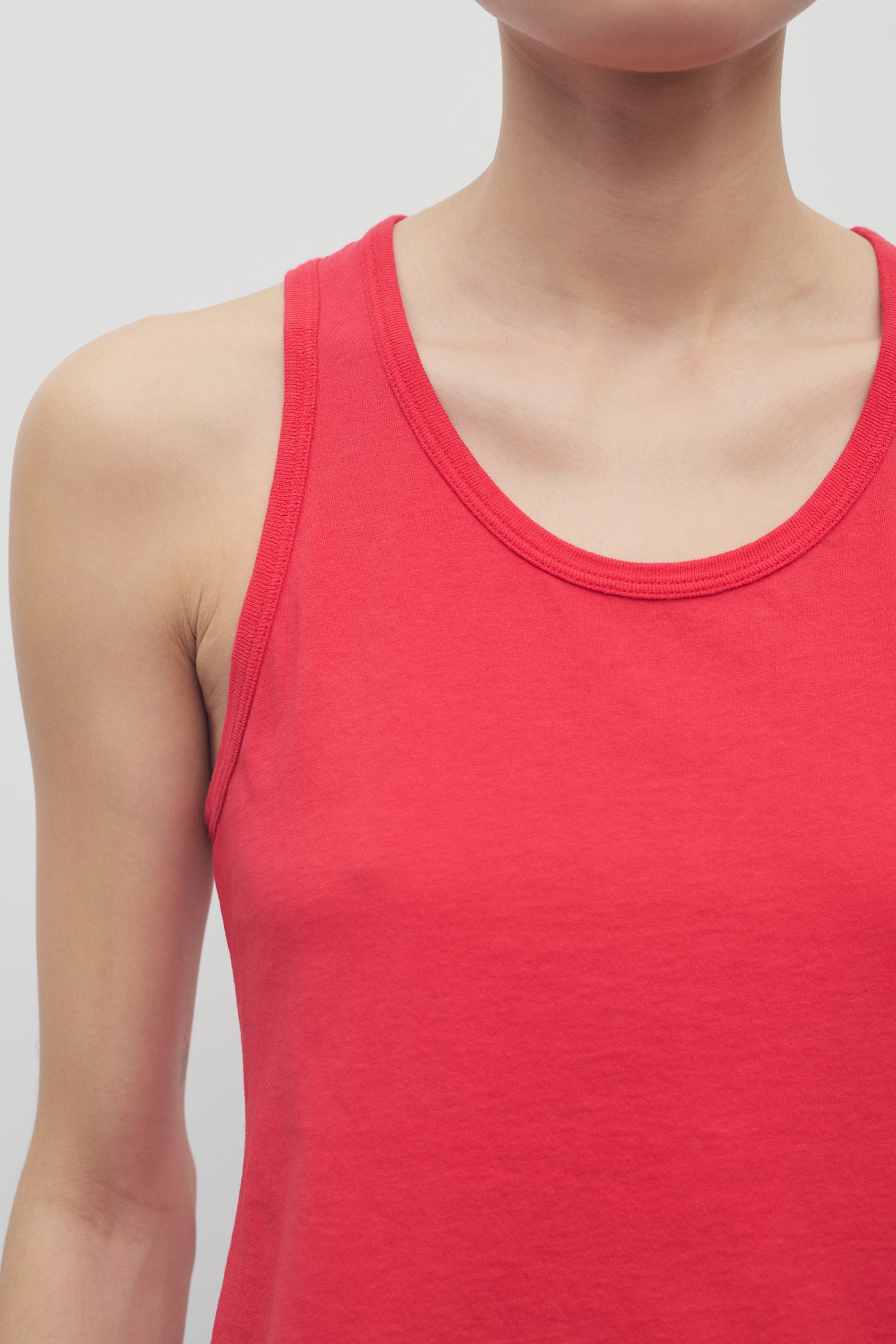 Tシャツ・カットソー [The Row] Serin Tank Top in Cotton Serin Tank Top White in Cotton – The Row