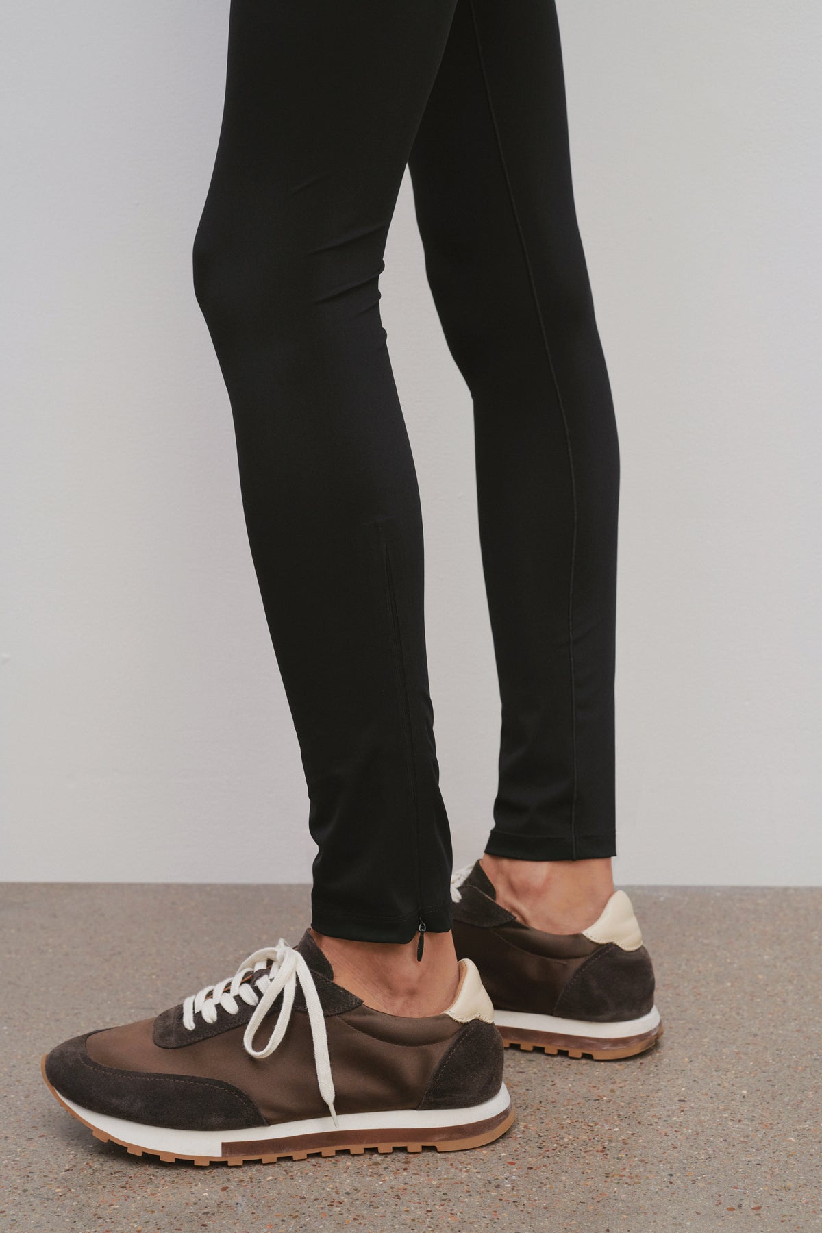 Speedy Pants Black in Jersey – The Row