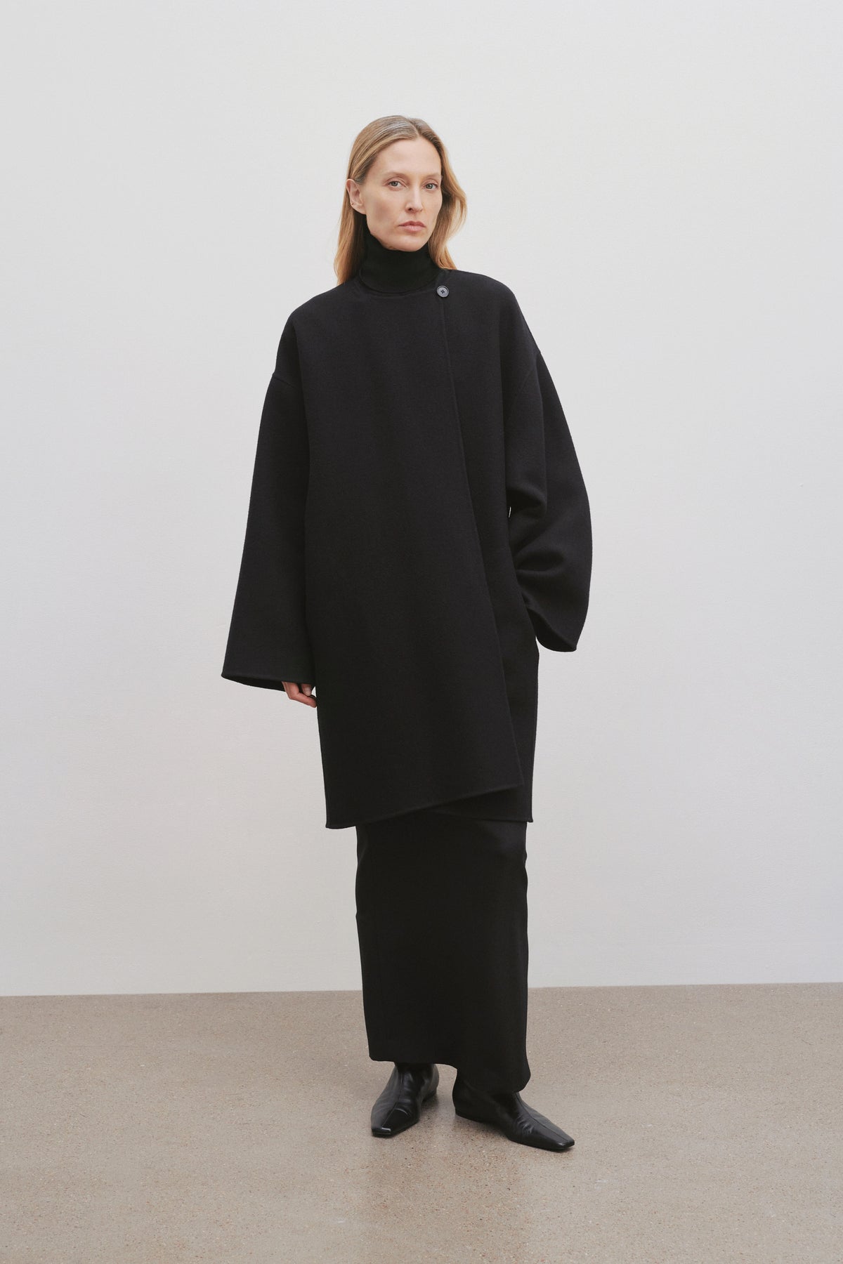 Metina Coat in Virgin Wool and Nylon