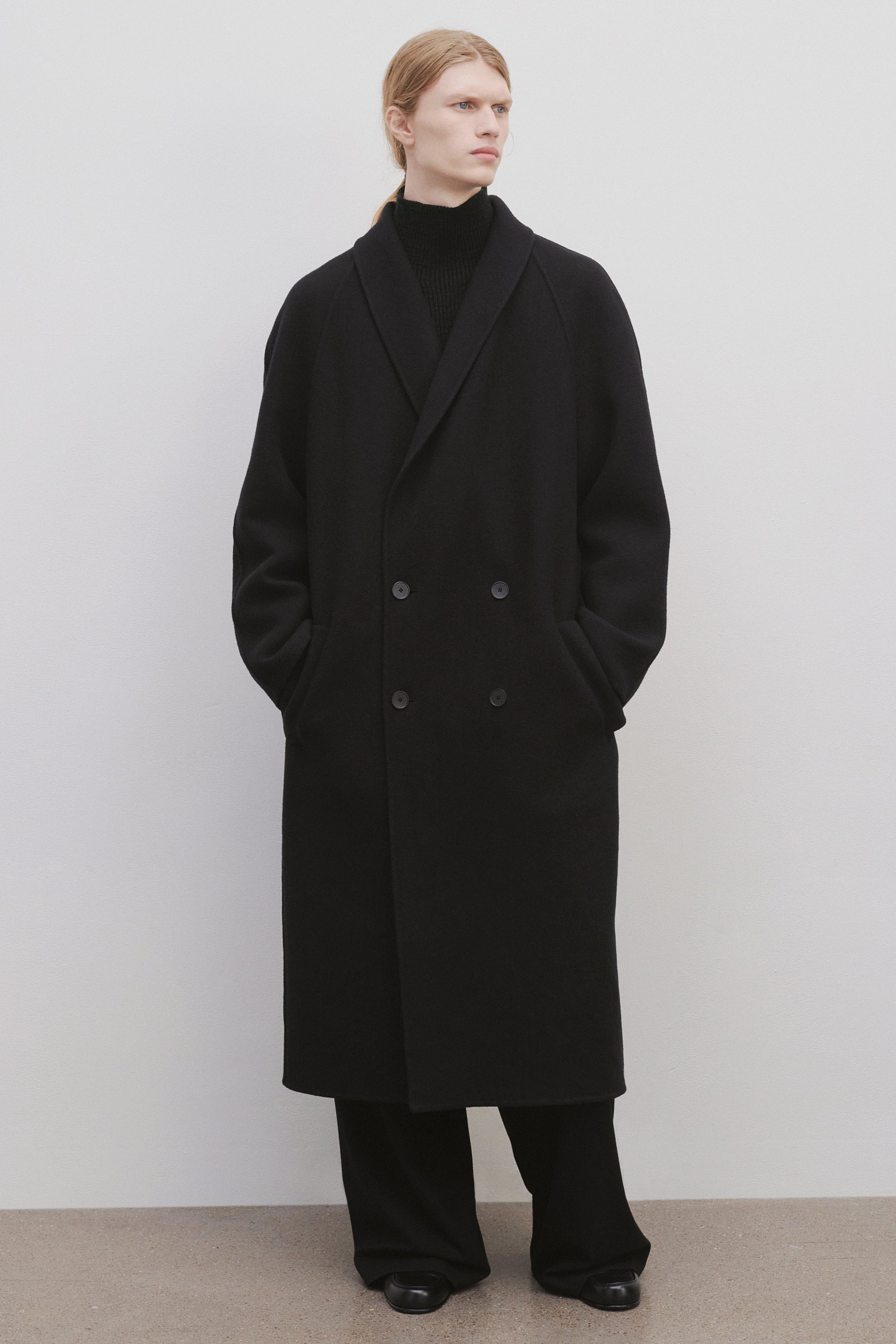 Ferro Coat Black – The Row