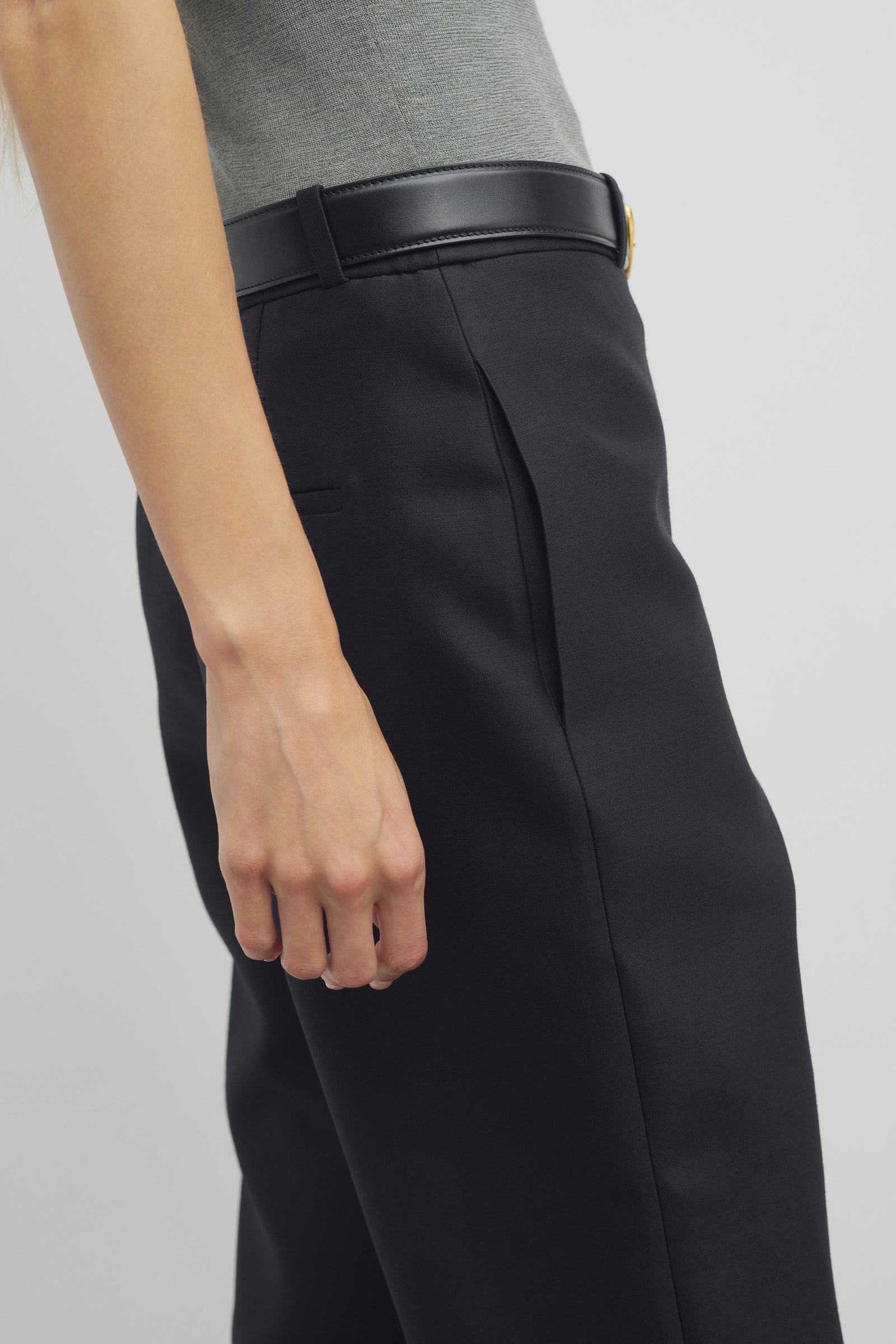 パンツ [The Row] Abbel Pant in Wool and Silk Abbel Pant Black in Wool and Silk – The Row