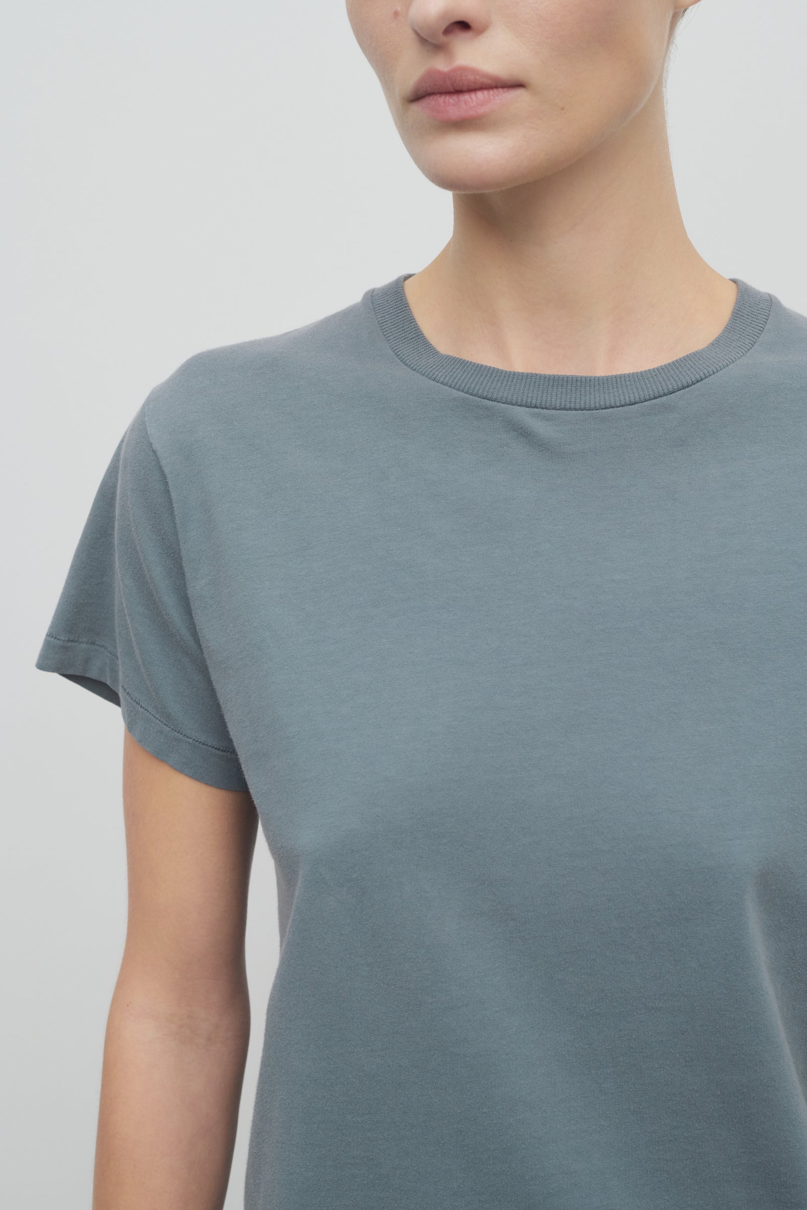Florie T-Shirt Grey in Cotton – The Row