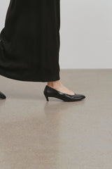 New Almond Pump in Leather
