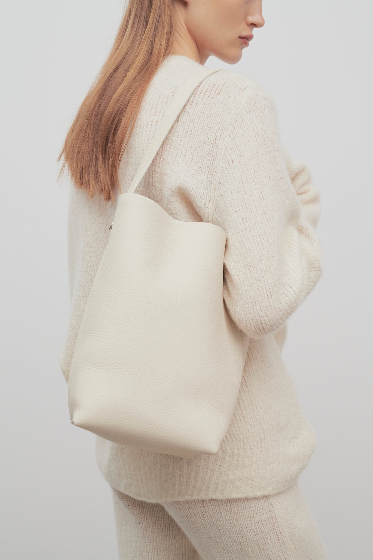 Medium NS Tote Hook Bag White in Leather – The Row
