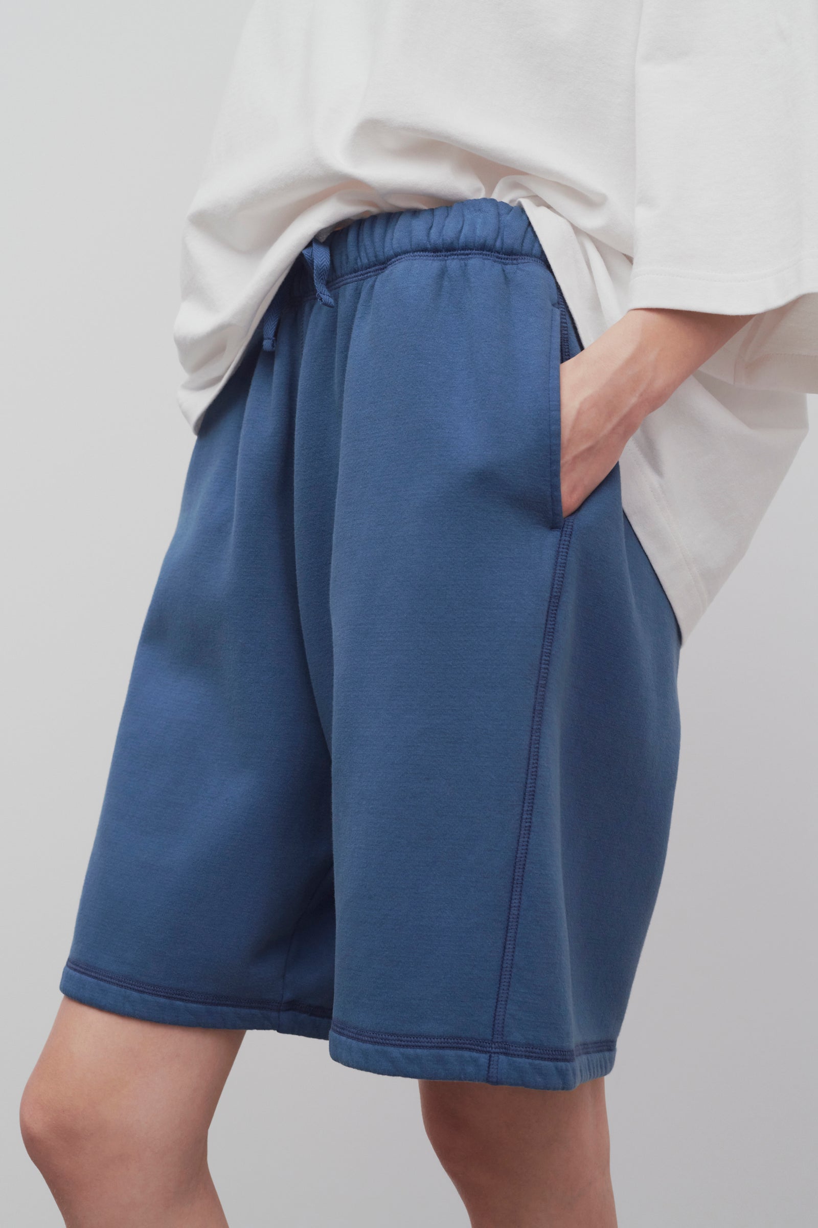 【関税込み】The Row グレー Stanton ショートパンツ 57_3739_DONE_1600x.jpg?v=