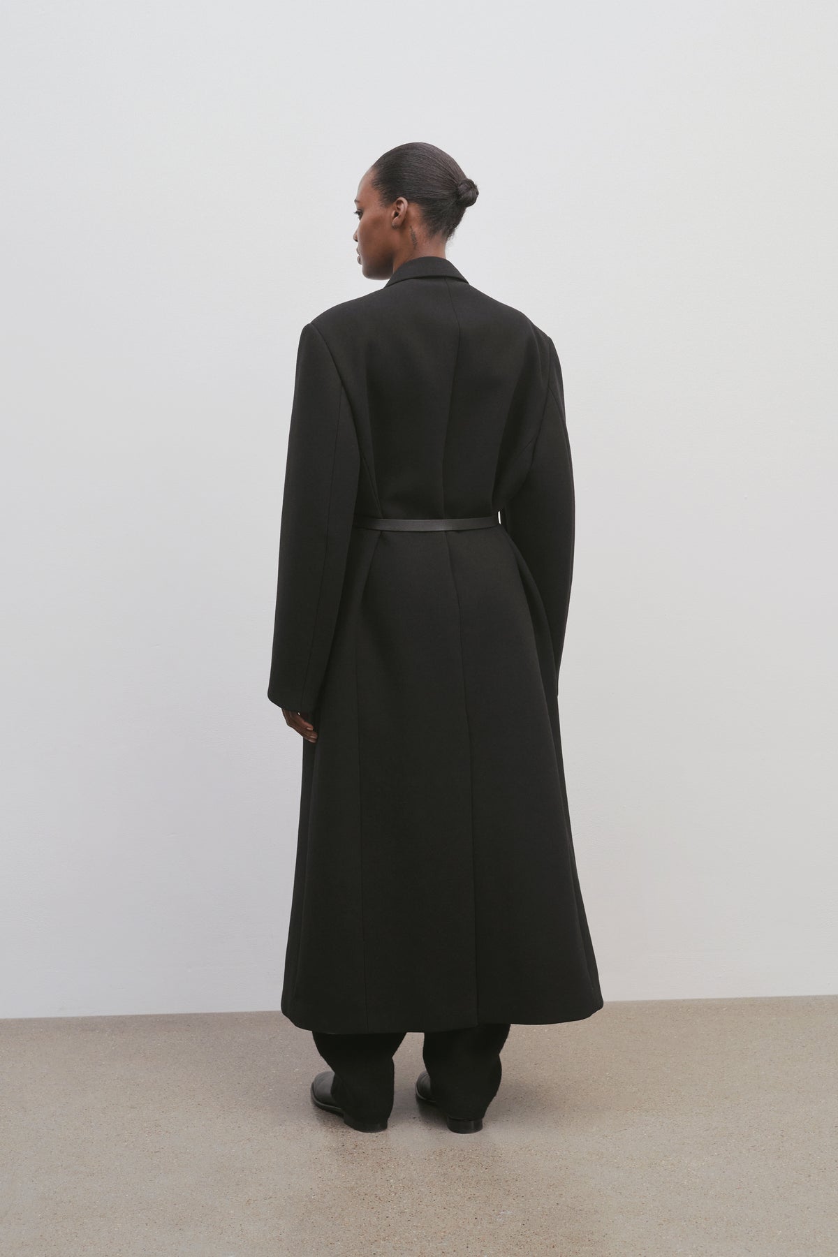 Dhani Coat Black in Virgin Wool – The Row