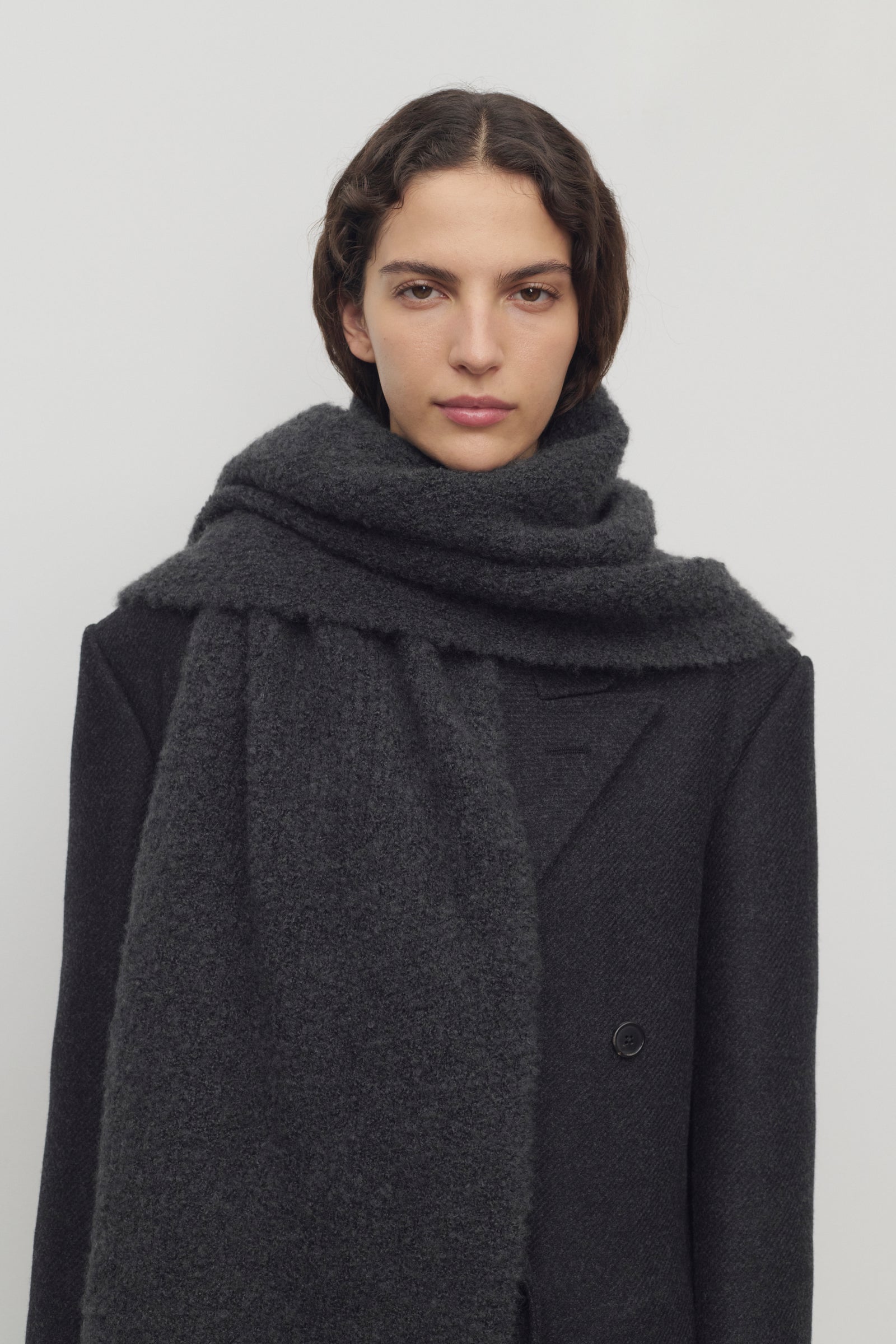 THE ROW ブラック マフラー　kaduna scarf THE ROW ブラック マフラー kaduna scarf