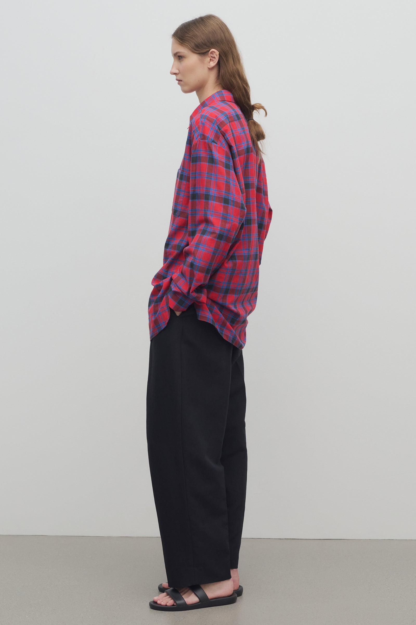 Lilas Pant Black in Wool and Linen – The Row