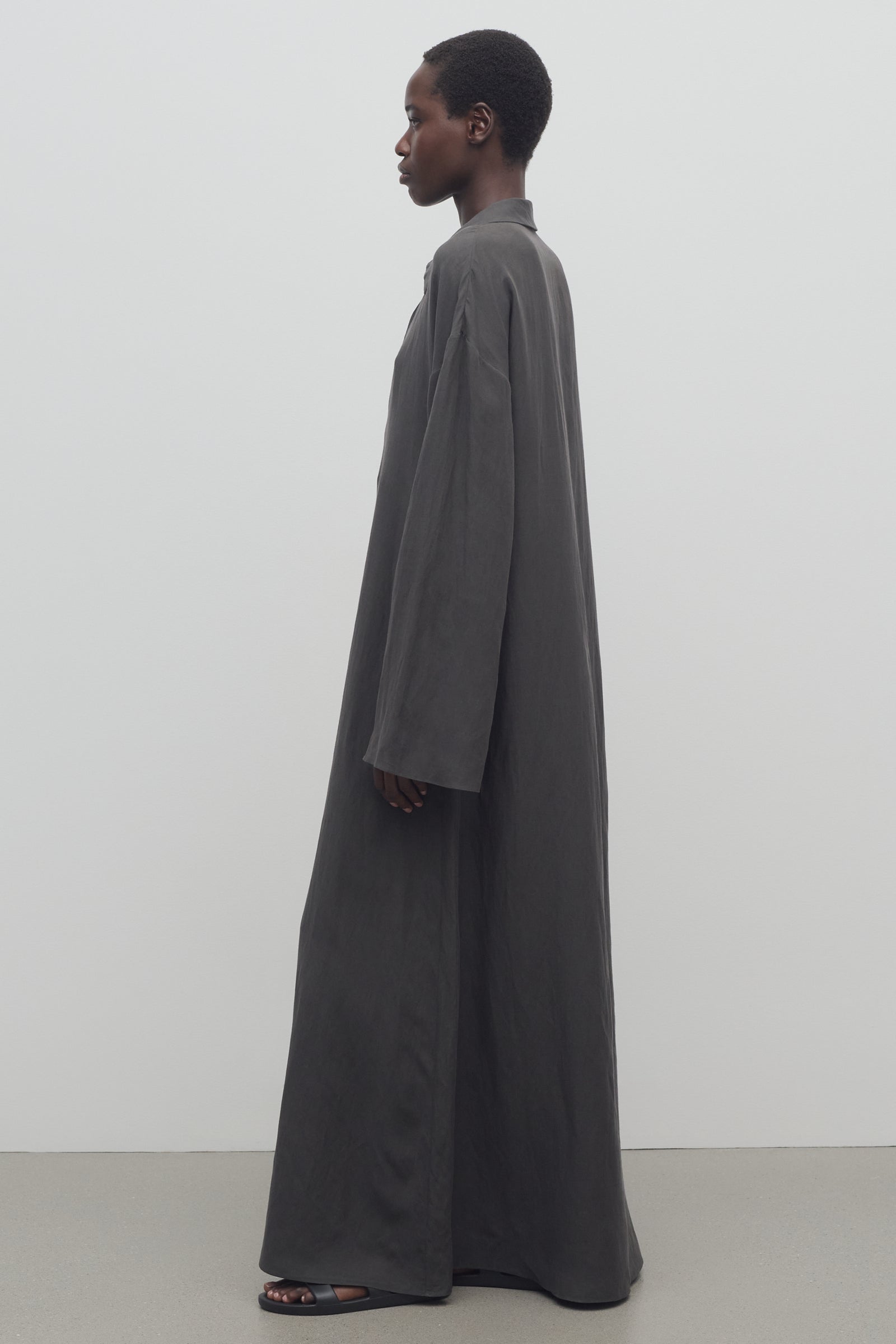 ワンピース The Row SS25 'Millen' dress (8734W3691 WSP) 96_031_D_6072fa79-bb70-4104-