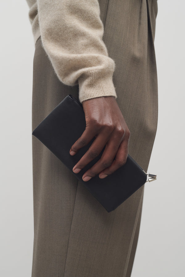 the row❤️ケース ウィメンズ レザーグッズ：レザーアクセサリー l The Row