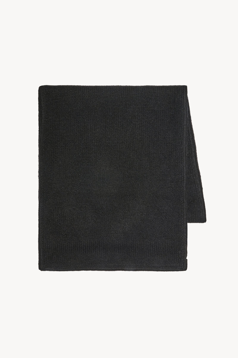Pume Scarf