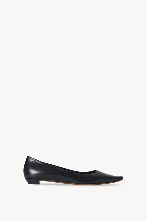 Claudette Flat in Leather