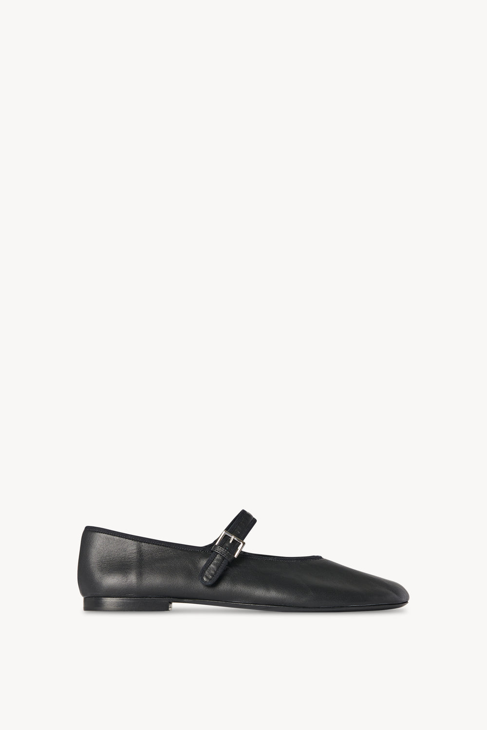WOMEN - Essential Footwear