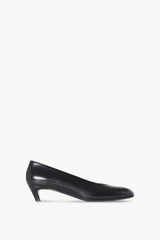 New Almond Pump in Leather