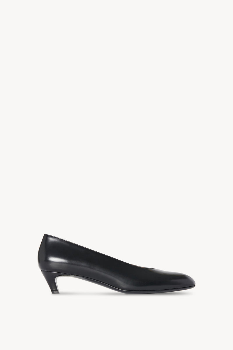 New Almond Pump in Leather