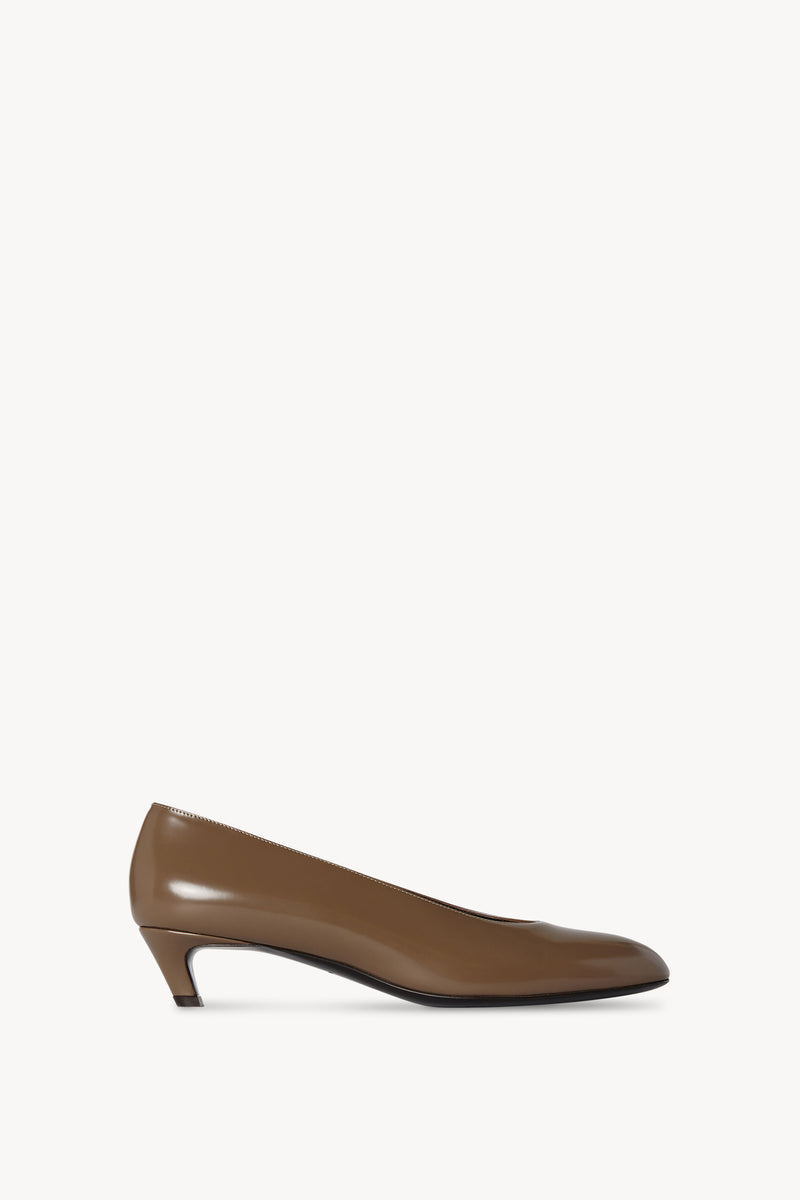 New Almond Pump in Leather