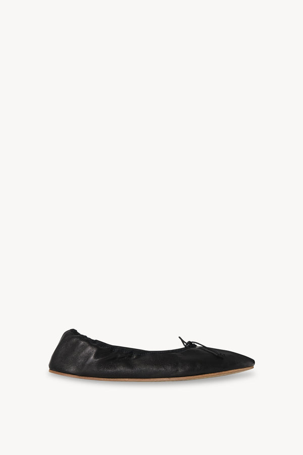 Round Ballet Flat in Leather