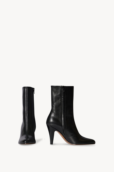 Ornella Boot Black – The Row