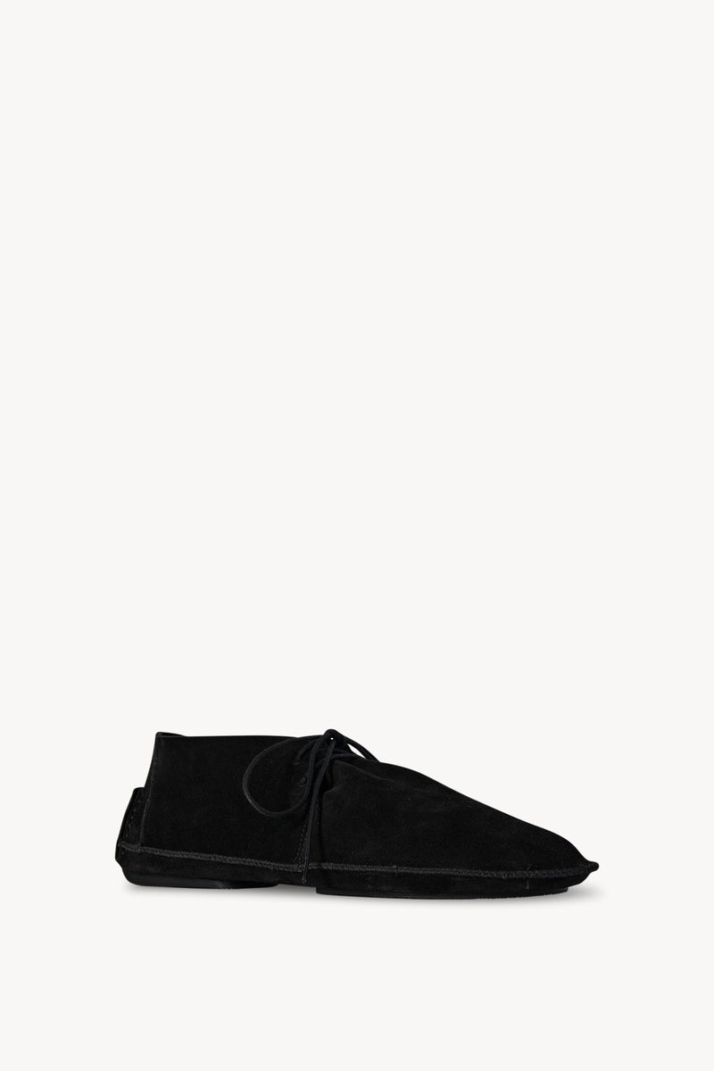 Lucca Lace Up Shoe in Suede