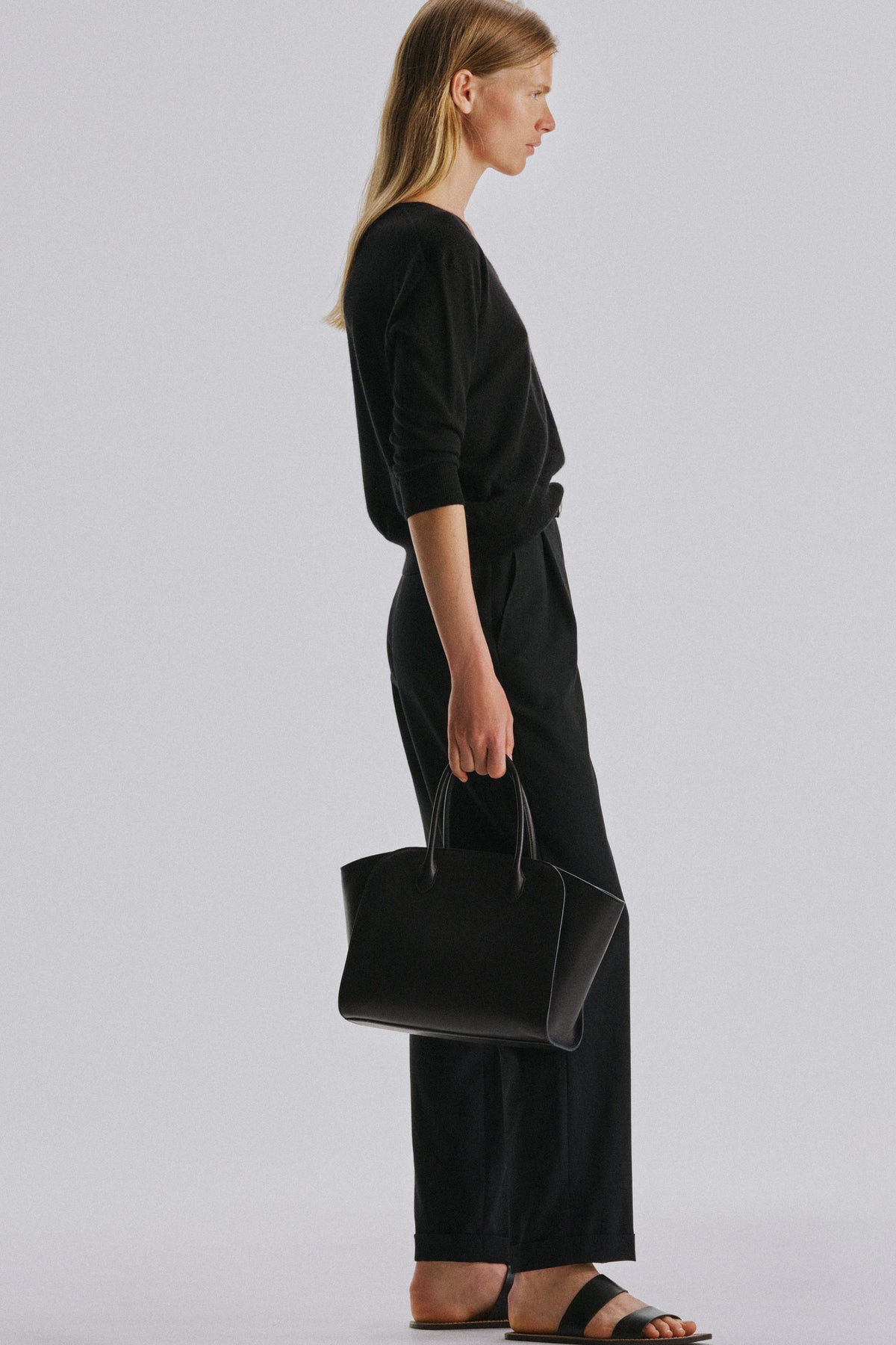 Marlo 12 Bag Black – The Row
