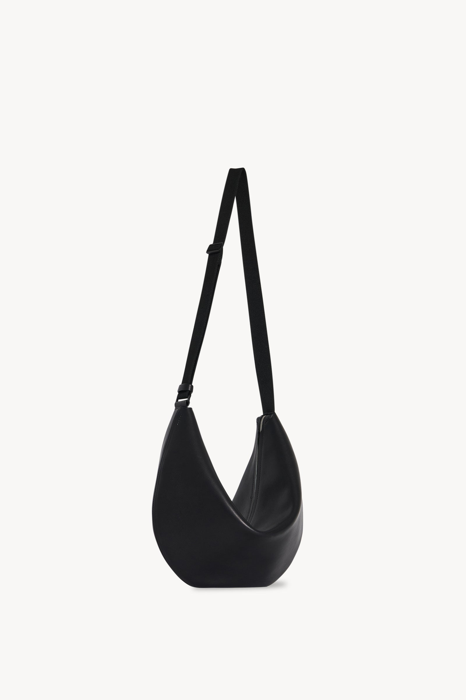 【 THE ROW 】ショルダーバッグ a2945 Crossbody Crescent Bag Black in Leather – The Row