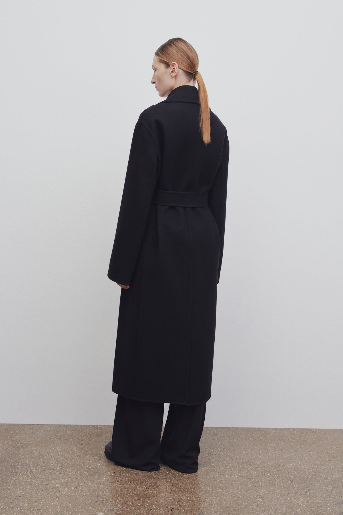 Malika Coat Black in Wool and Cashmere – The Row