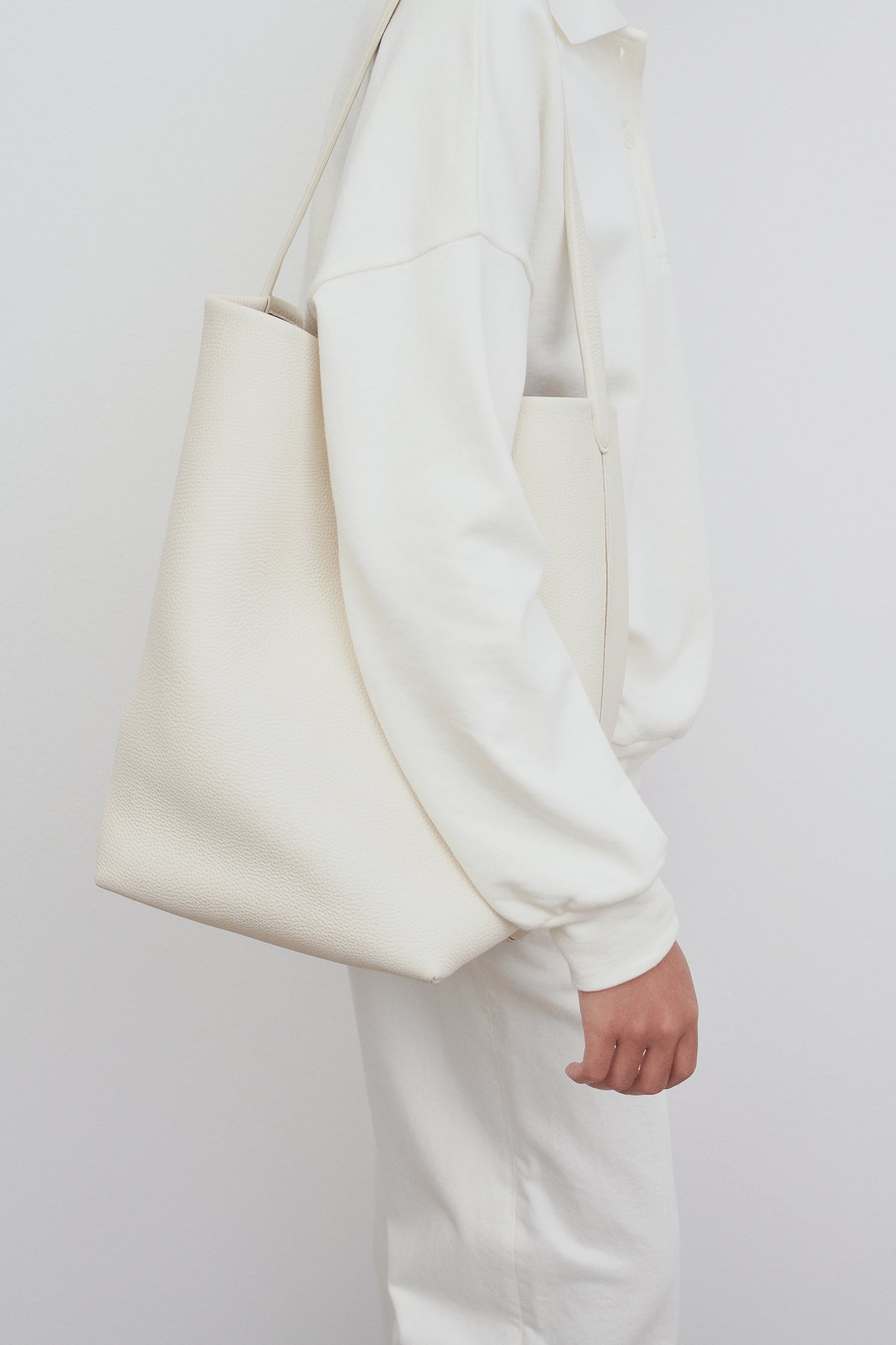 Large N/S Park Tote Bag White in Leather – The Row