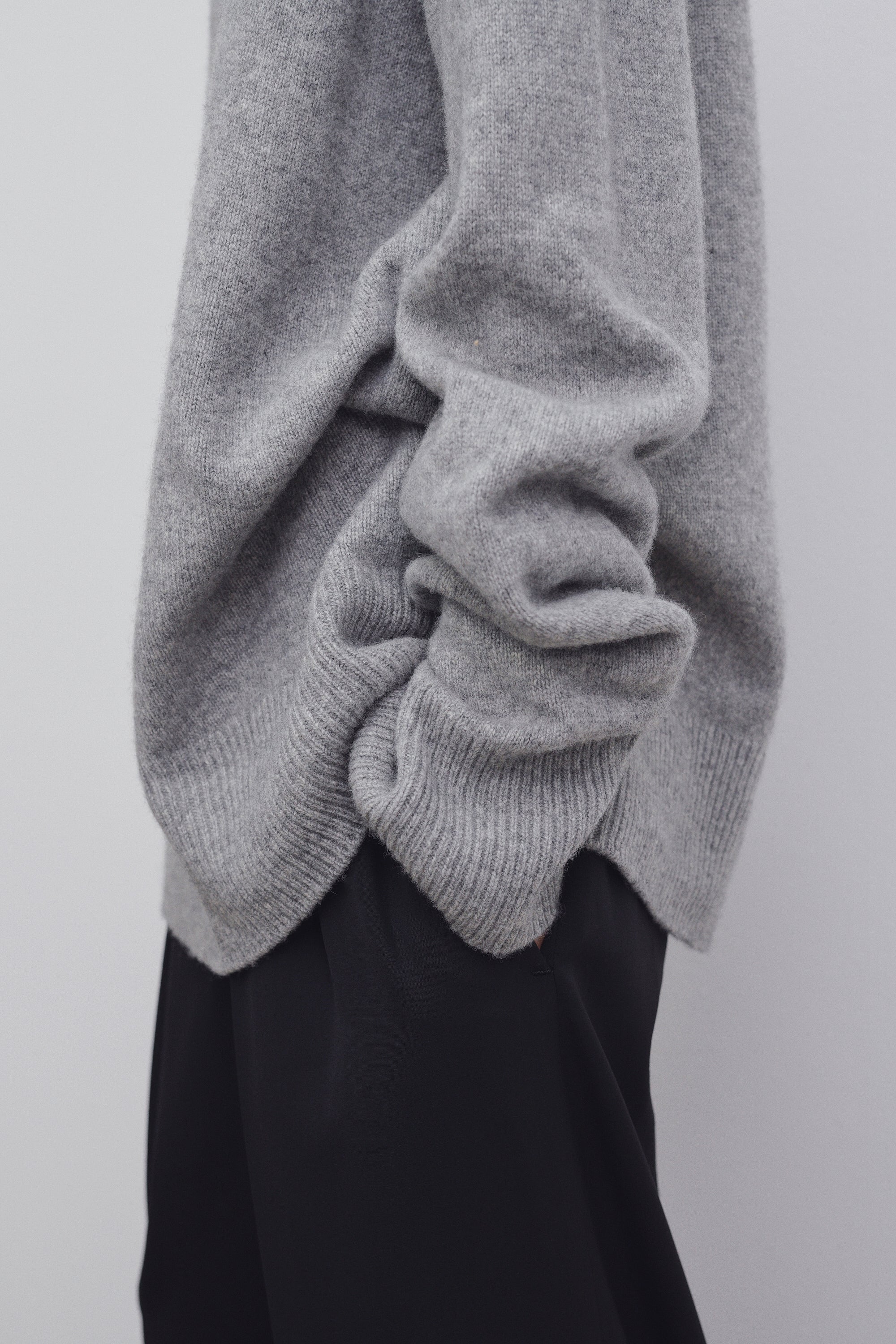 Stepny Turtleneck Grey in Wool and Cashmere – The Row