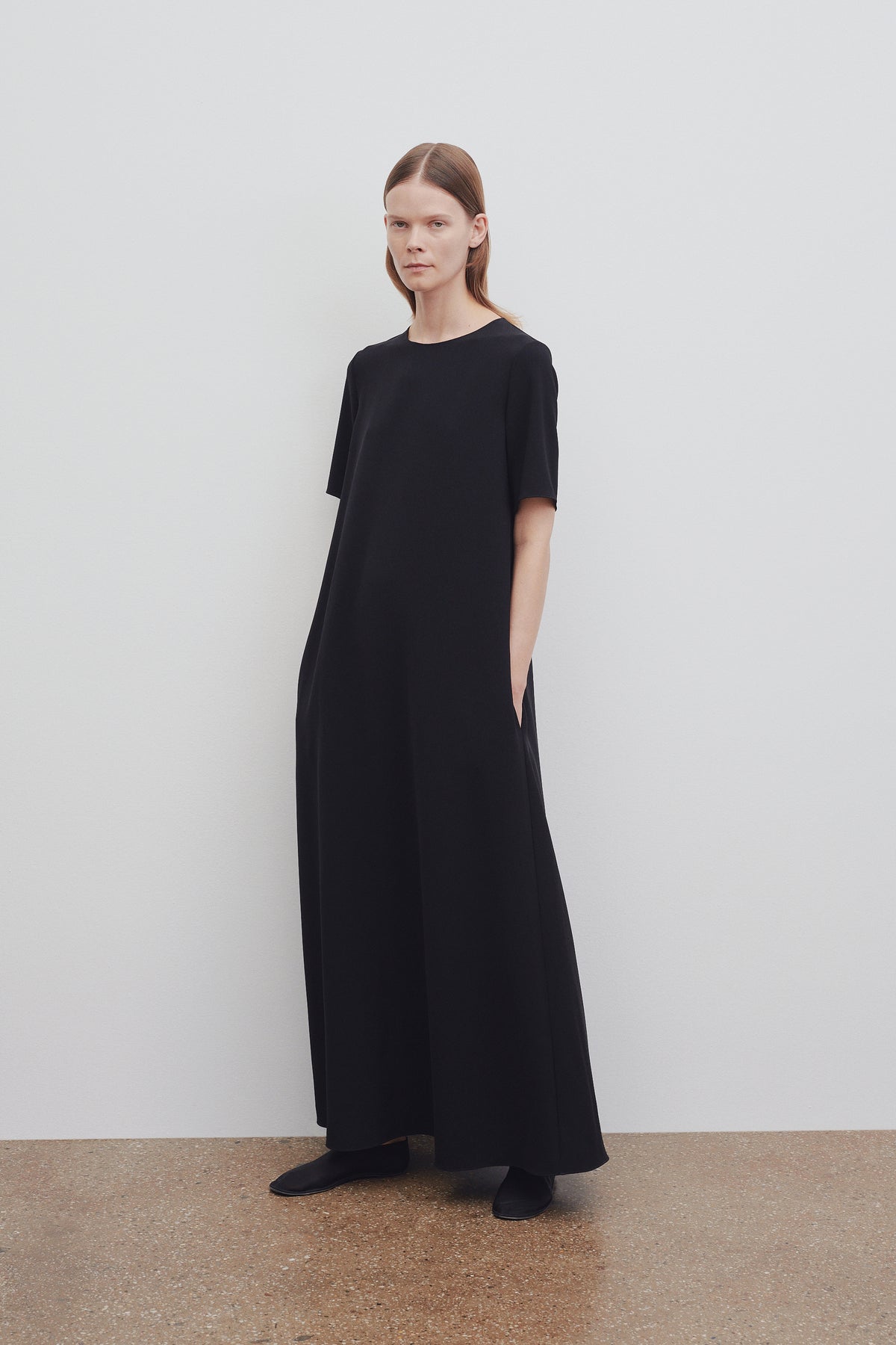 Robi Dress Black in Cady – The Row