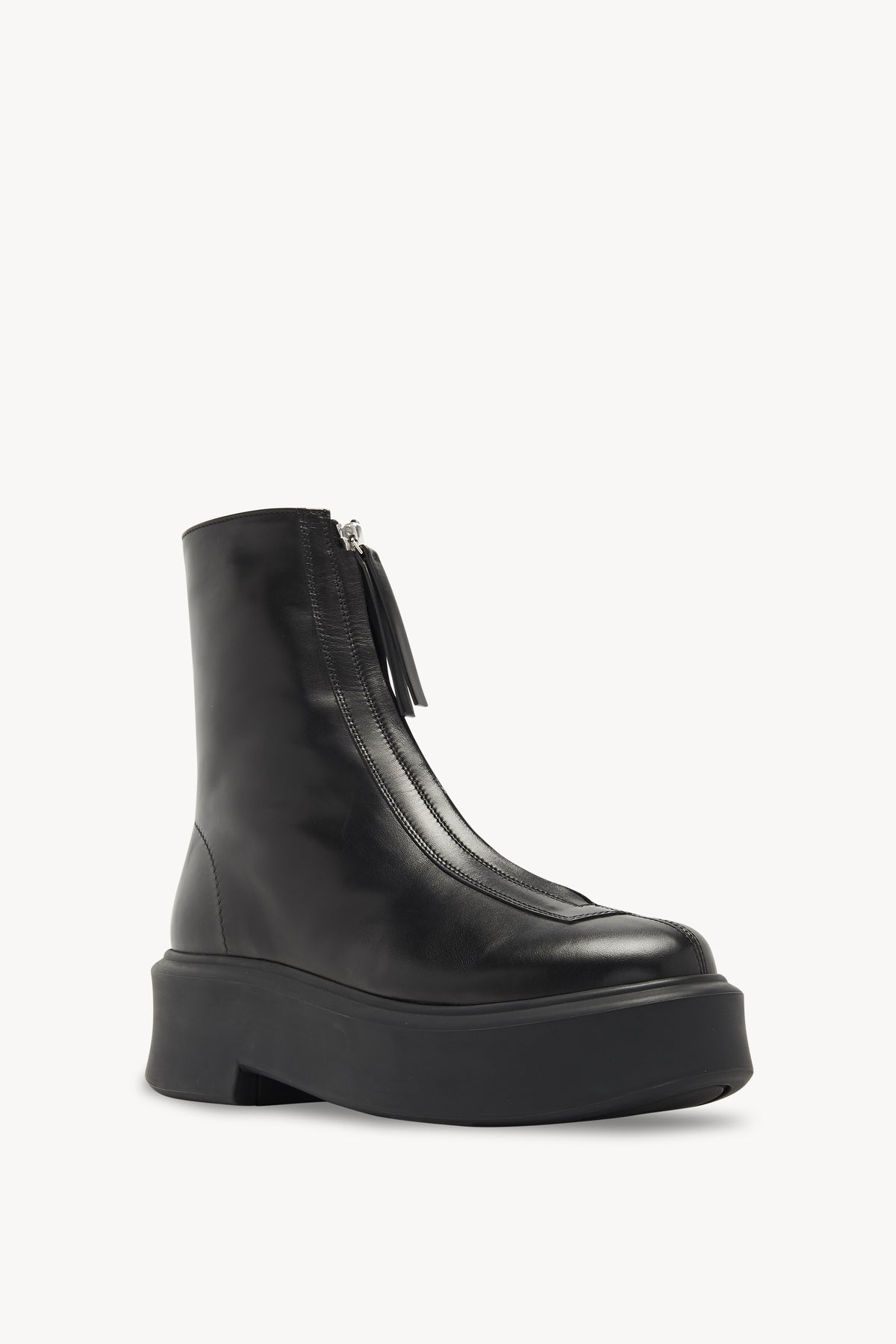 Zipped Boot I in Leather