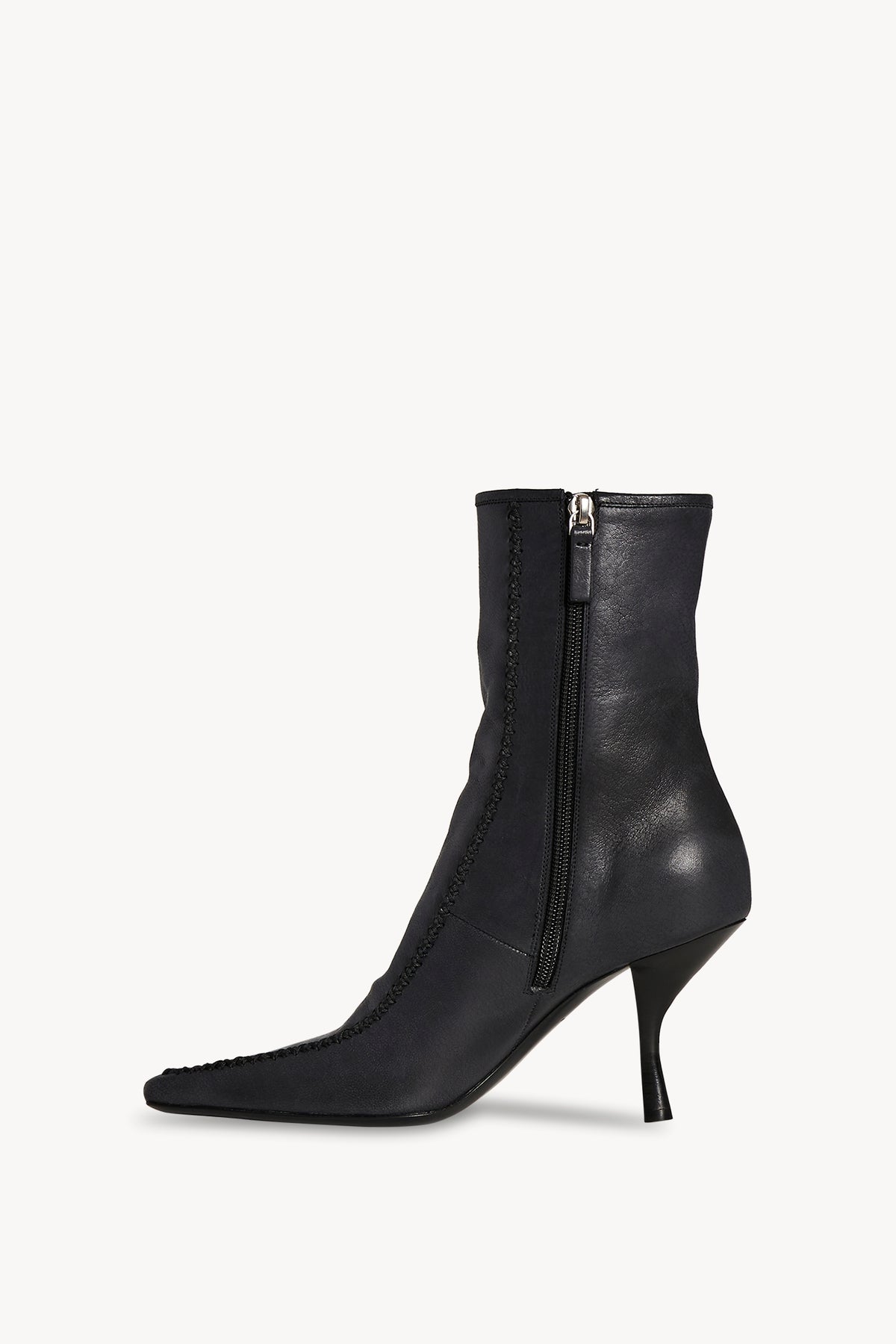Romy Ankle Boot 블랙 in Leather – The Row