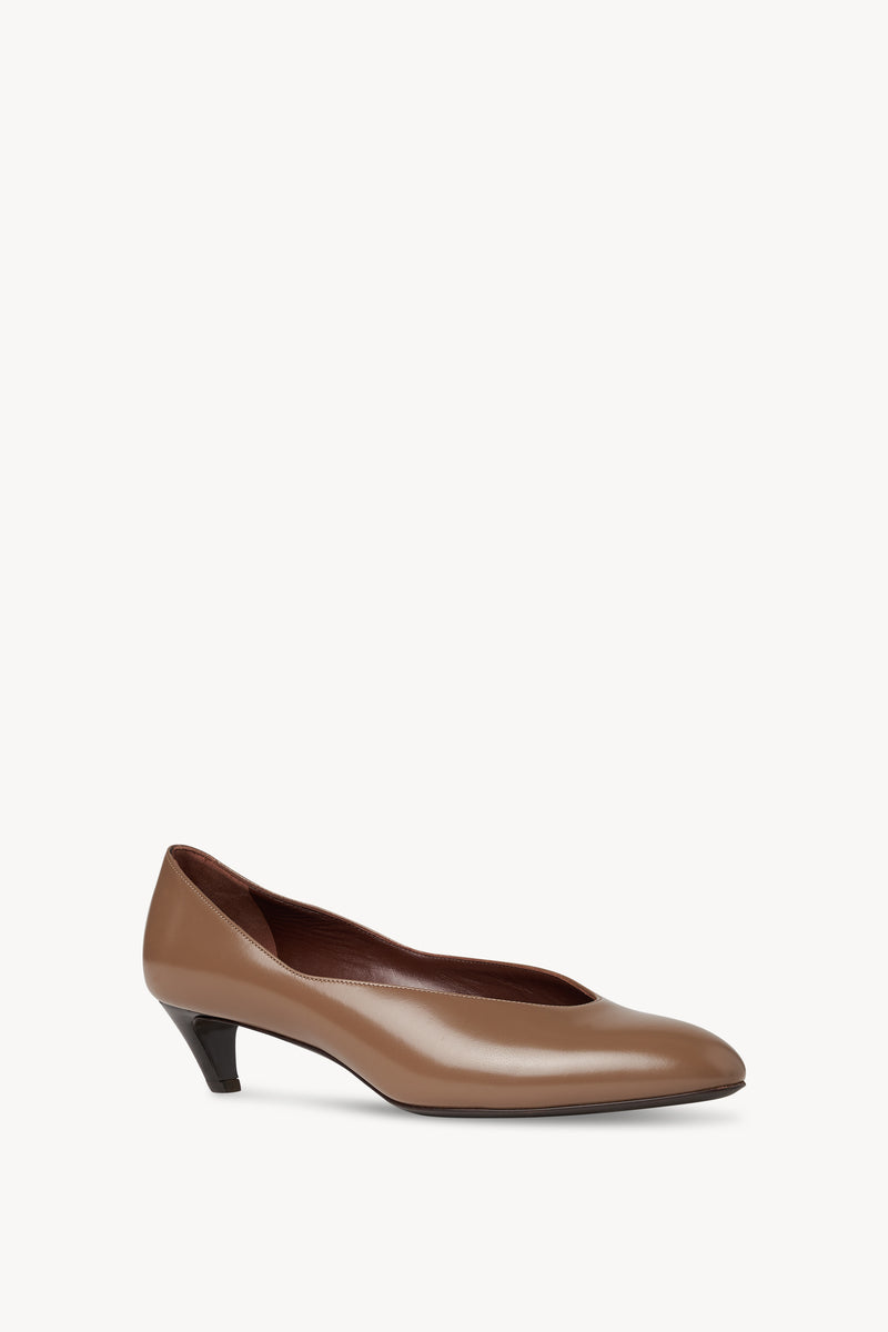 Almond Pump in Leather