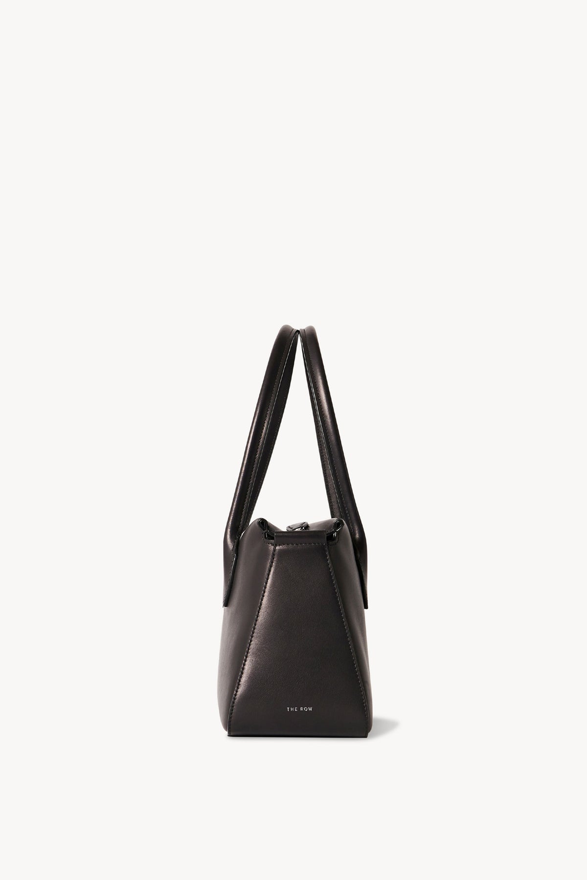 uregelmæssig reparere Håndværker E/W Top Handle Bag Black in Leather – The Row